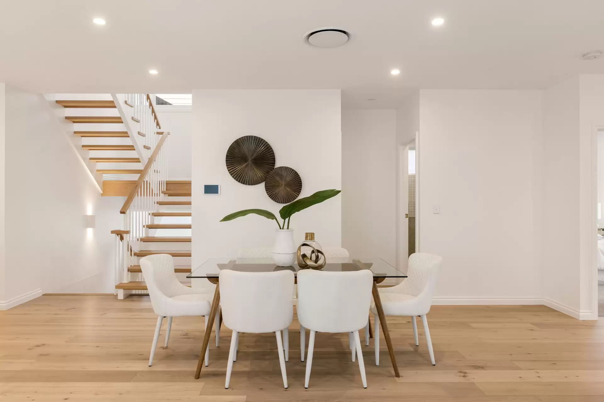13 Victoria Crescent, Toowong Sold by  - image 1
