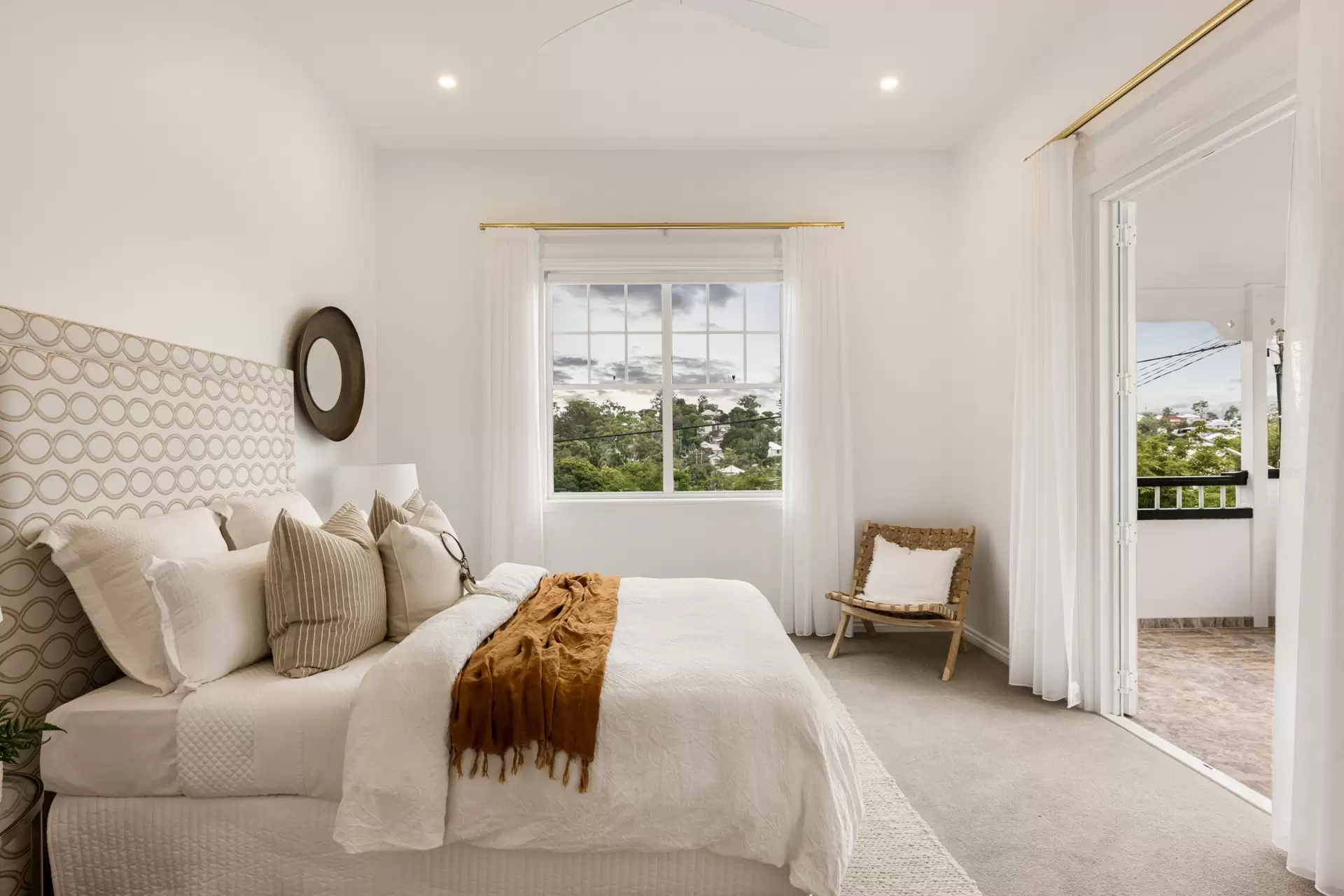 13 Victoria Crescent, Toowong Sold by  - image 1