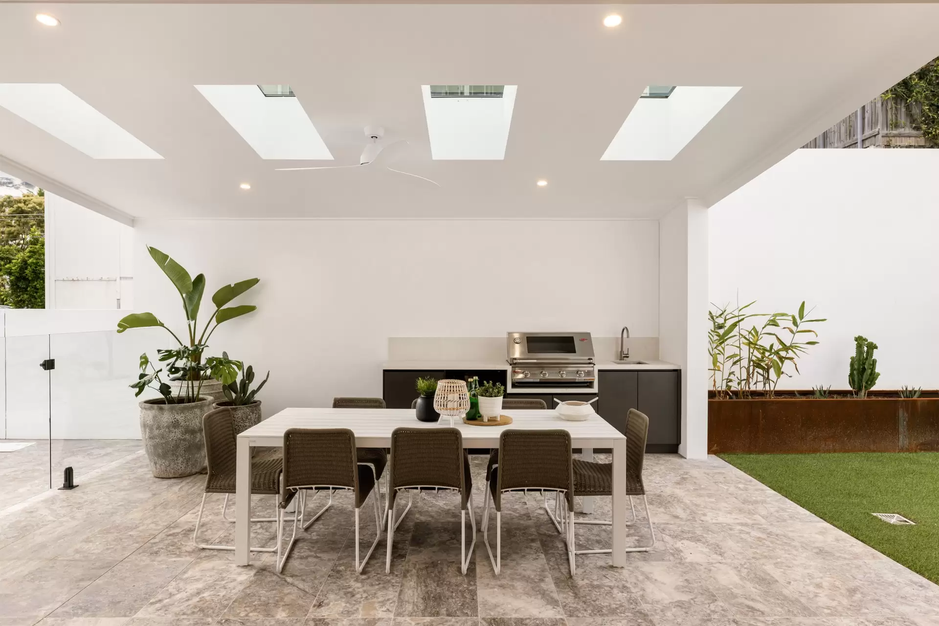 13 Victoria Crescent, Toowong Sold by  - image 1