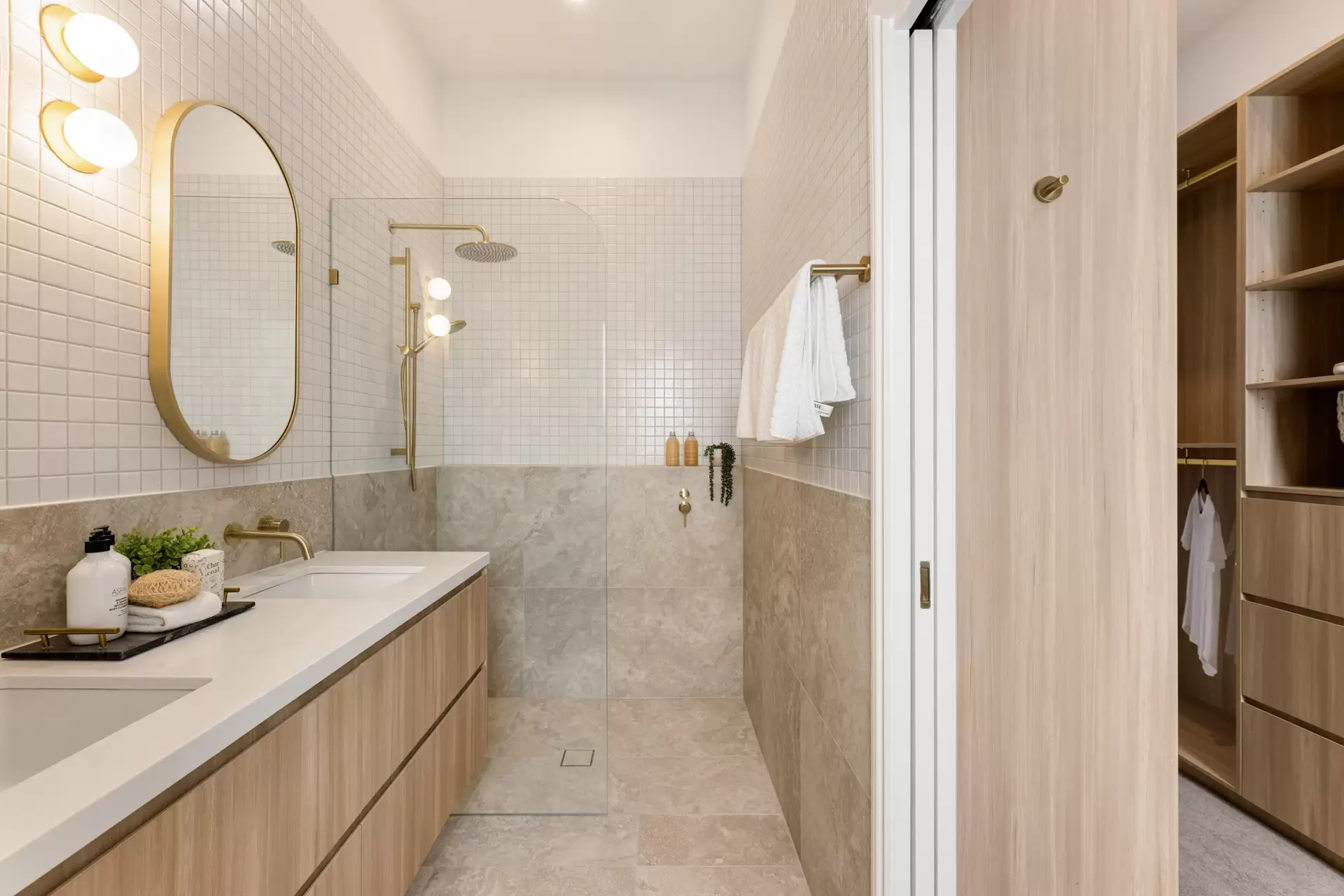 13 Victoria Crescent, Toowong Sold by  - image 1
