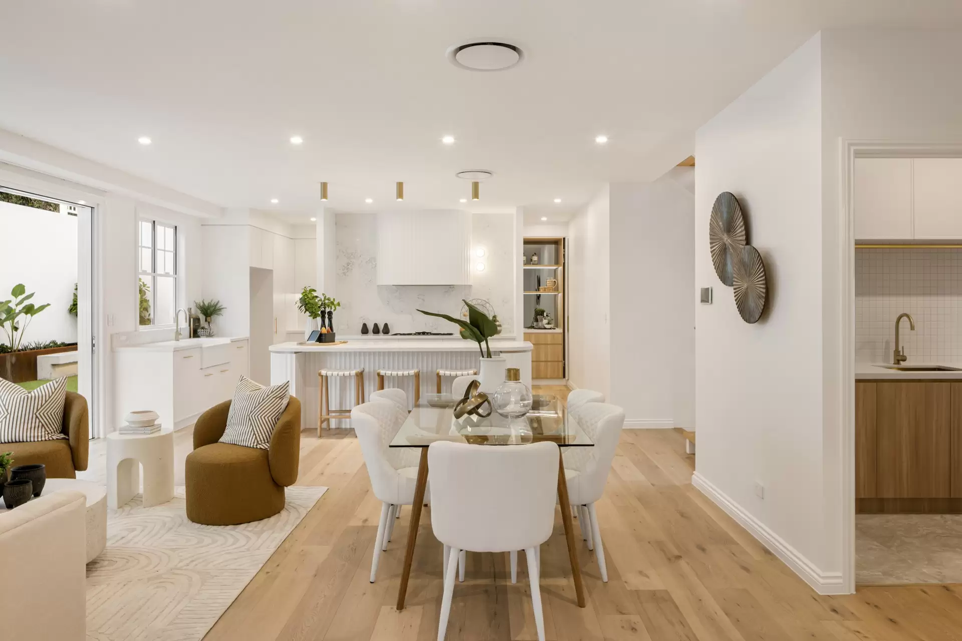 13 Victoria Crescent, Toowong Sold by Queensland Sotheby's International Realty - image 1