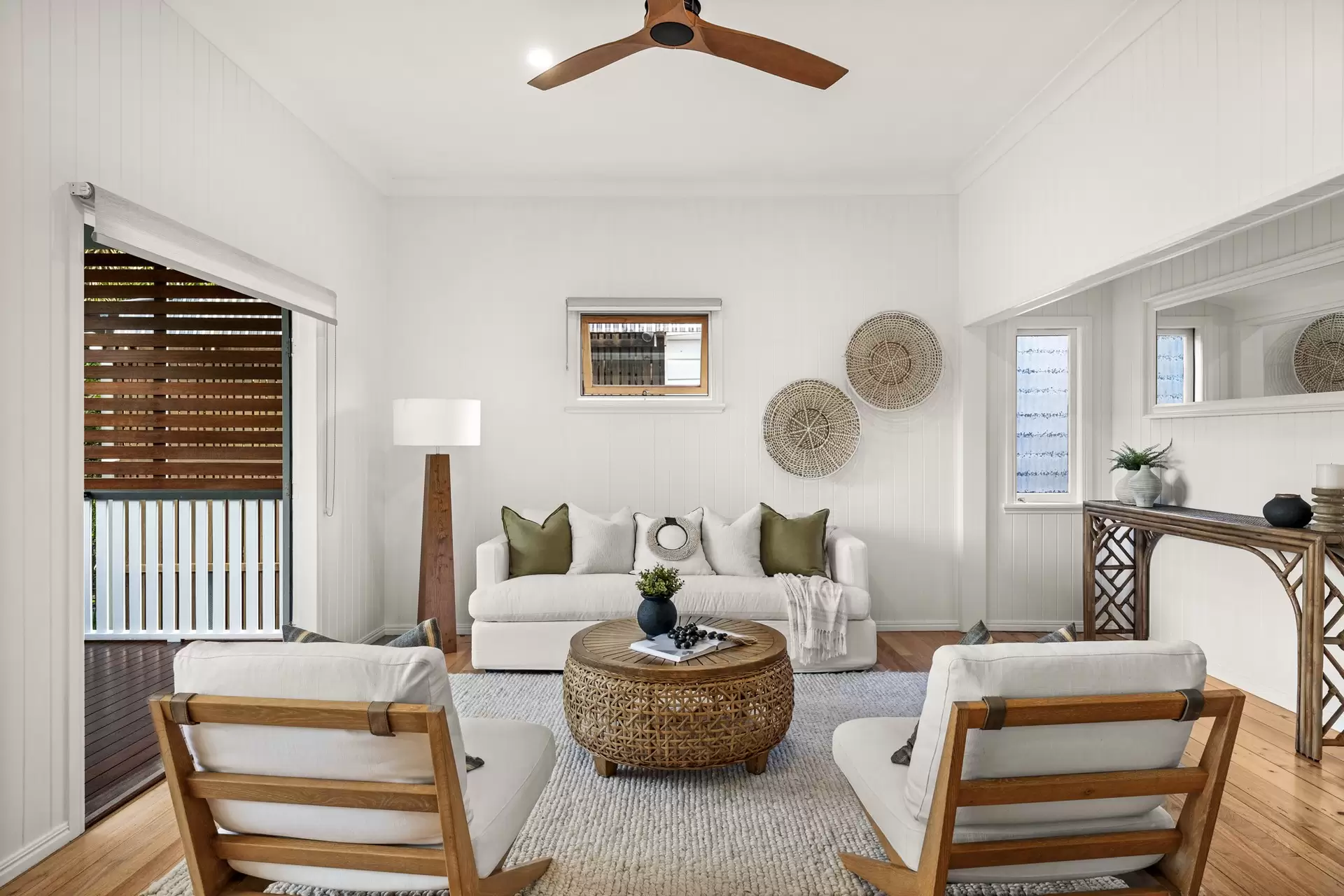 18 Eversley Terrace, Yeronga Sold by  - image 1