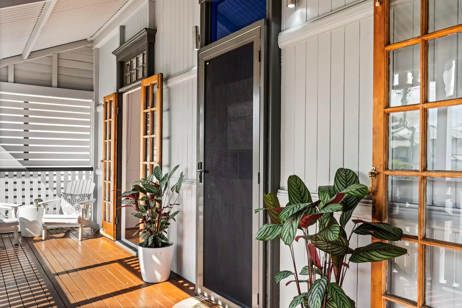 18 Eversley Terrace, Yeronga Sold by  - image 1