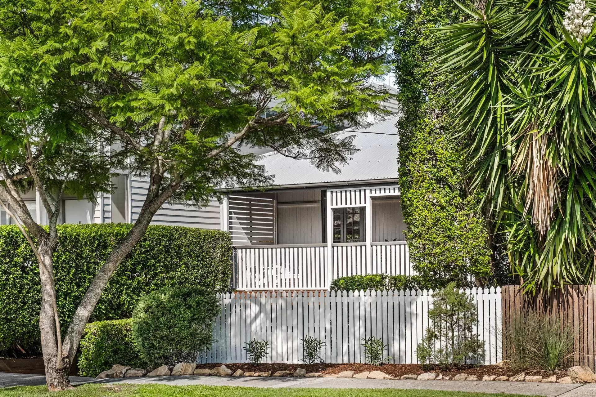 18 Eversley Terrace, Yeronga Sold by Queensland Sotheby's International Realty - image 1