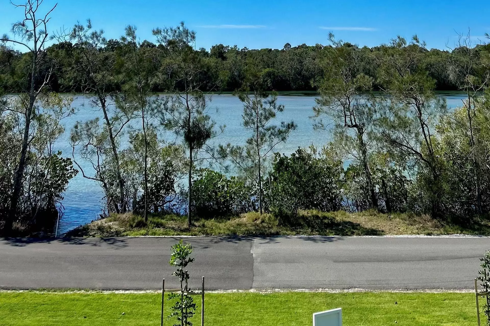 135 Lake Weyba Drive, Noosaville Sold by Queensland Sotheby's International Realty - image 1