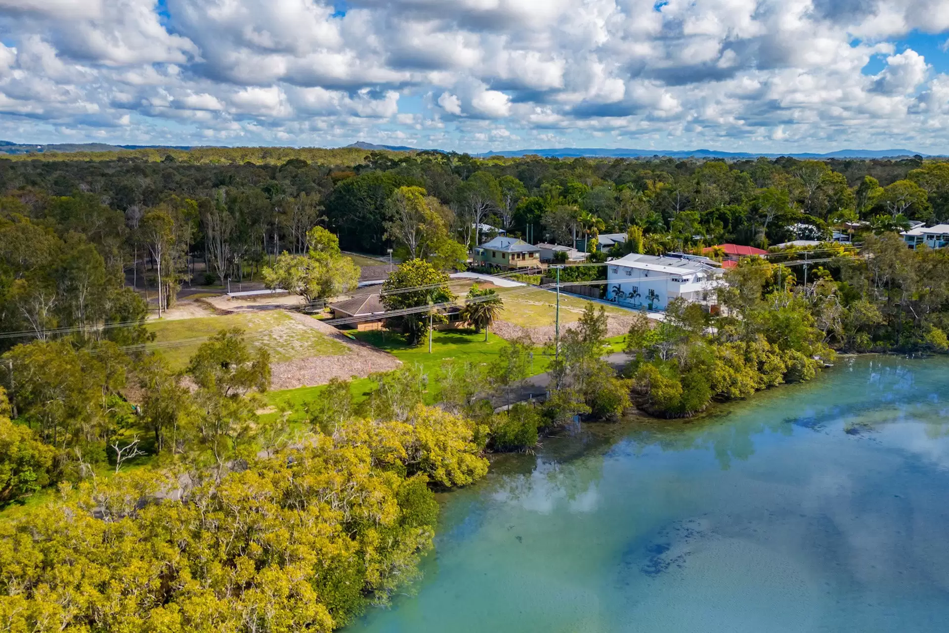 135 Lake Weyba Drive, Noosaville Sold by Queensland Sotheby's International Realty - image 1