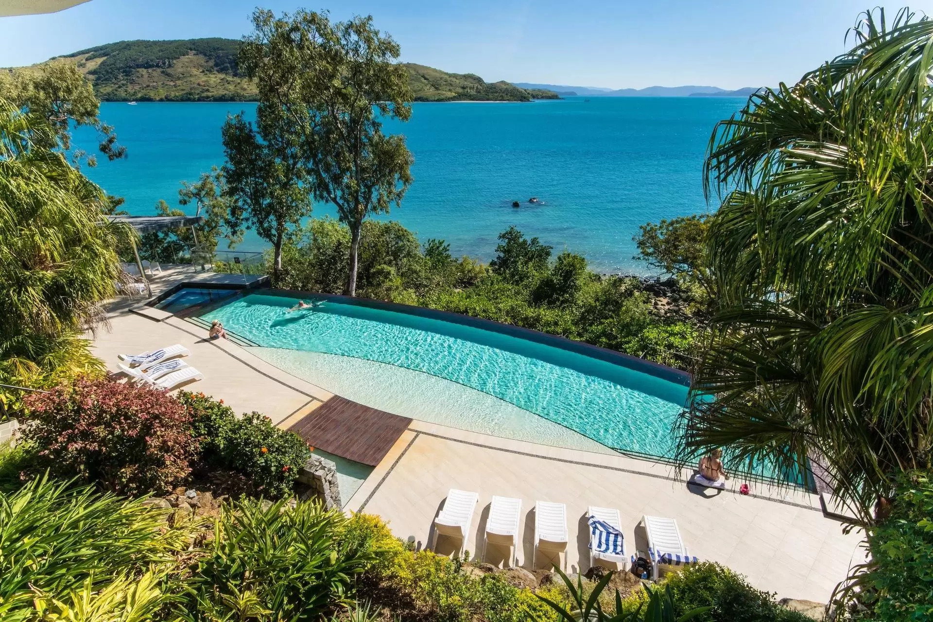 33/5 Acacia Drive, Hamilton Island Sold by Queensland Sotheby's International Realty - image 1