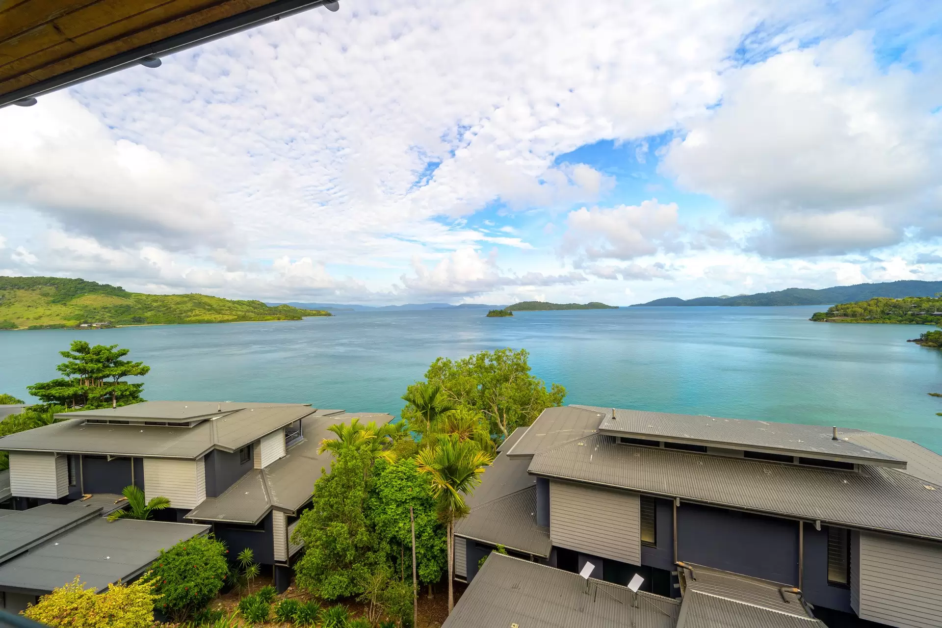 33/5 Acacia Drive, Hamilton Island Sold by Queensland Sotheby's International Realty - image 1