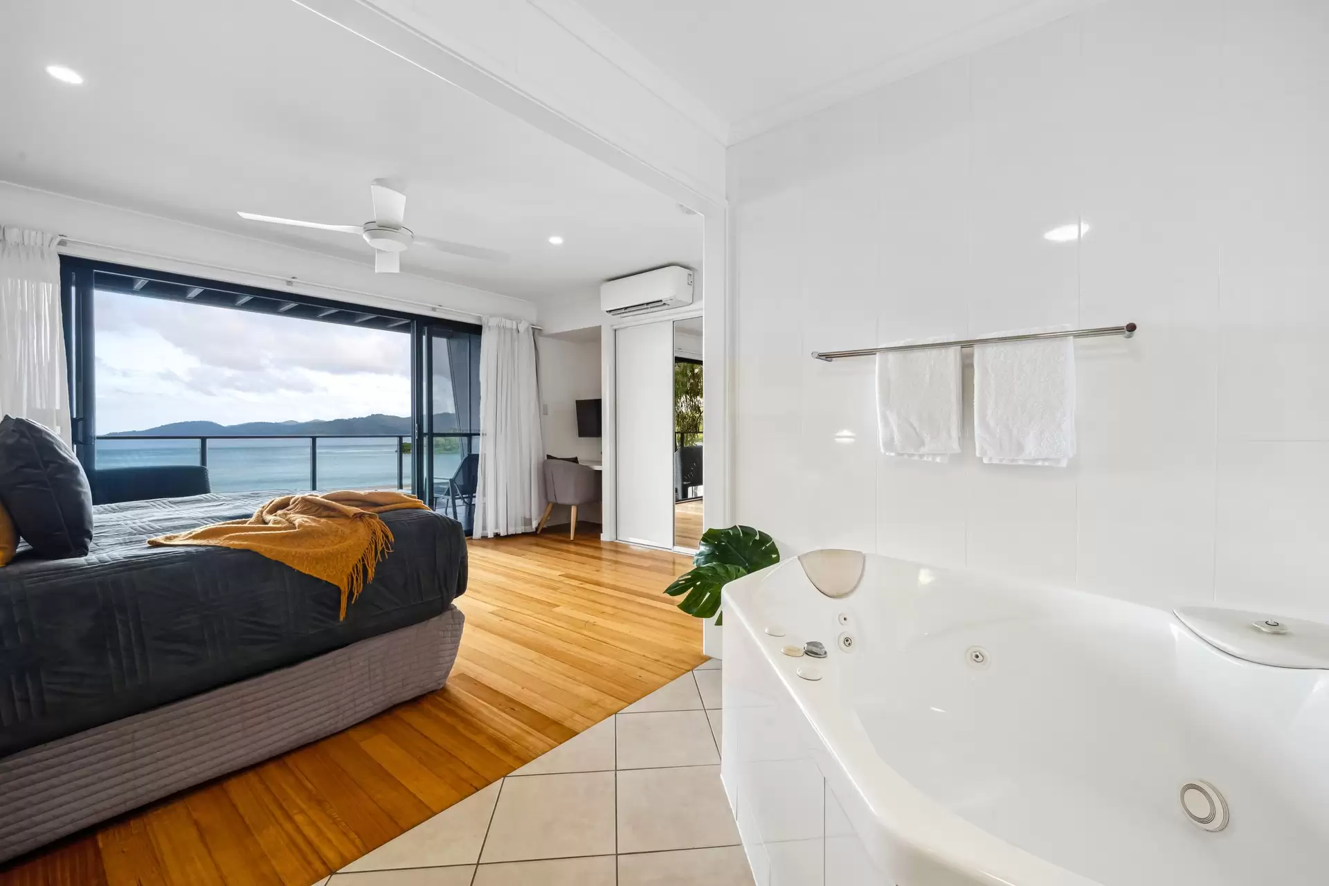 33/5 Acacia Drive, Hamilton Island Sold by Queensland Sotheby's International Realty - image 1