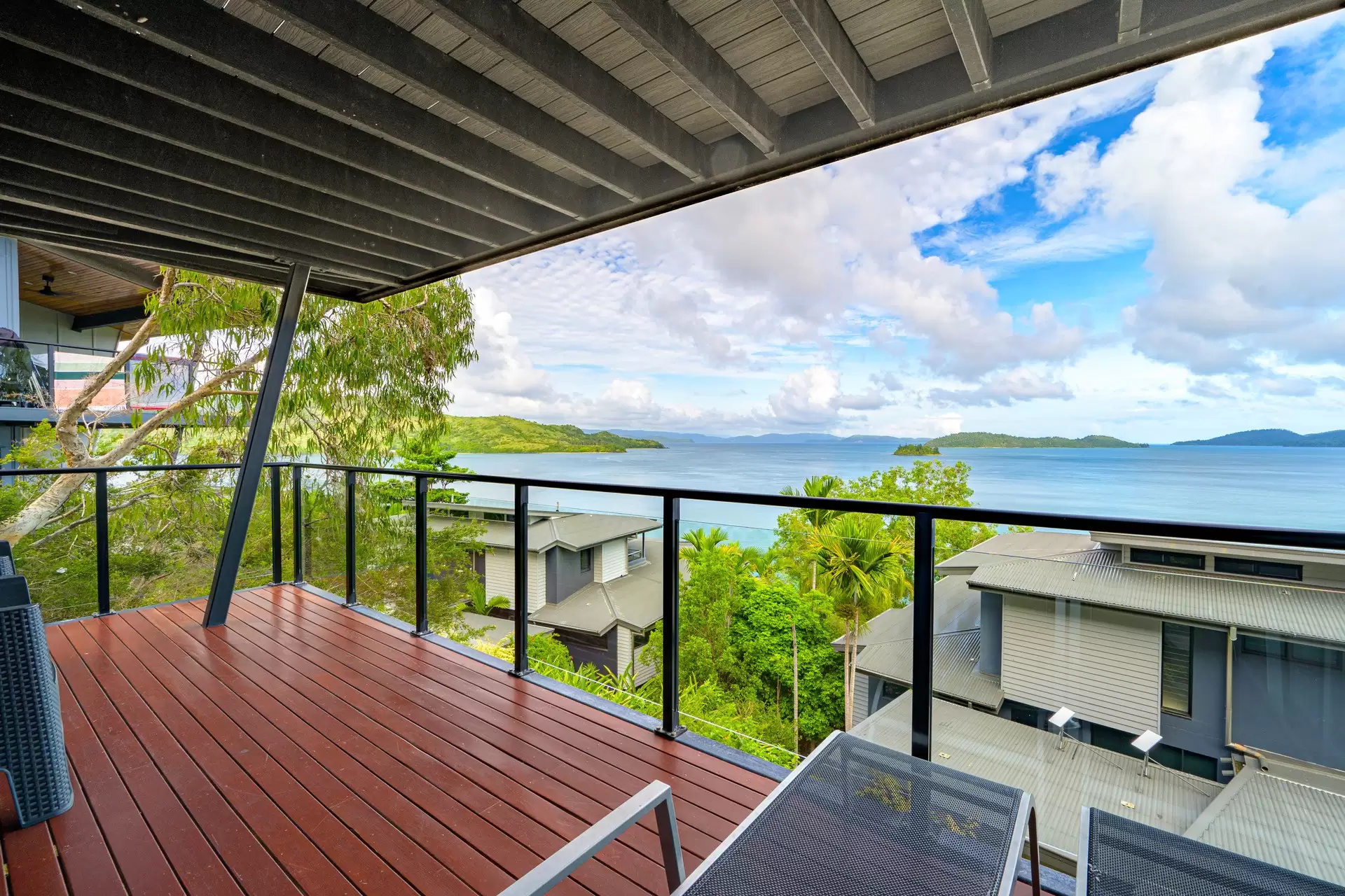 33/5 Acacia Drive, Hamilton Island Sold by Queensland Sotheby's International Realty - image 1