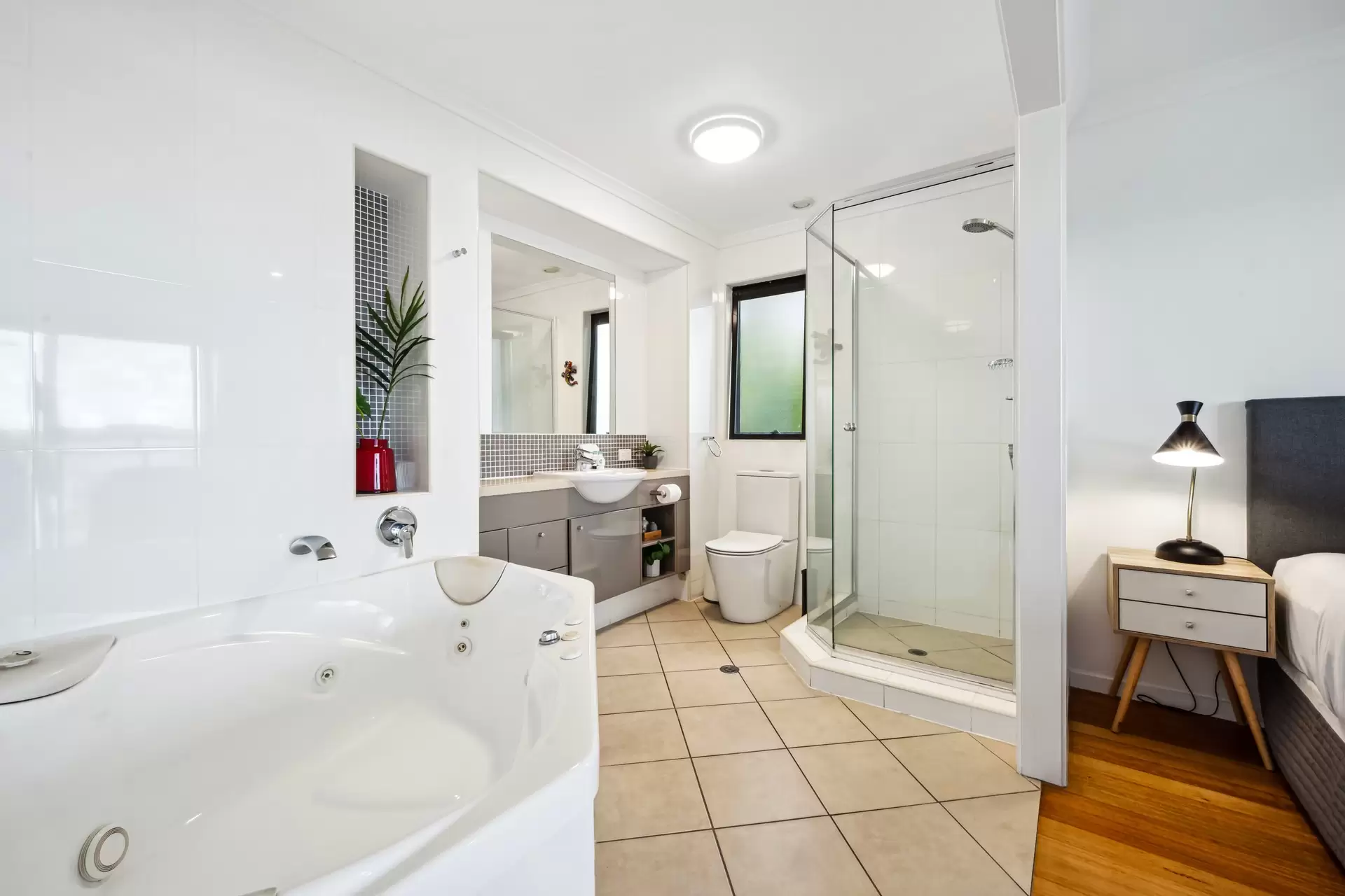 33/5 Acacia Drive, Hamilton Island Sold by Queensland Sotheby's International Realty - image 1