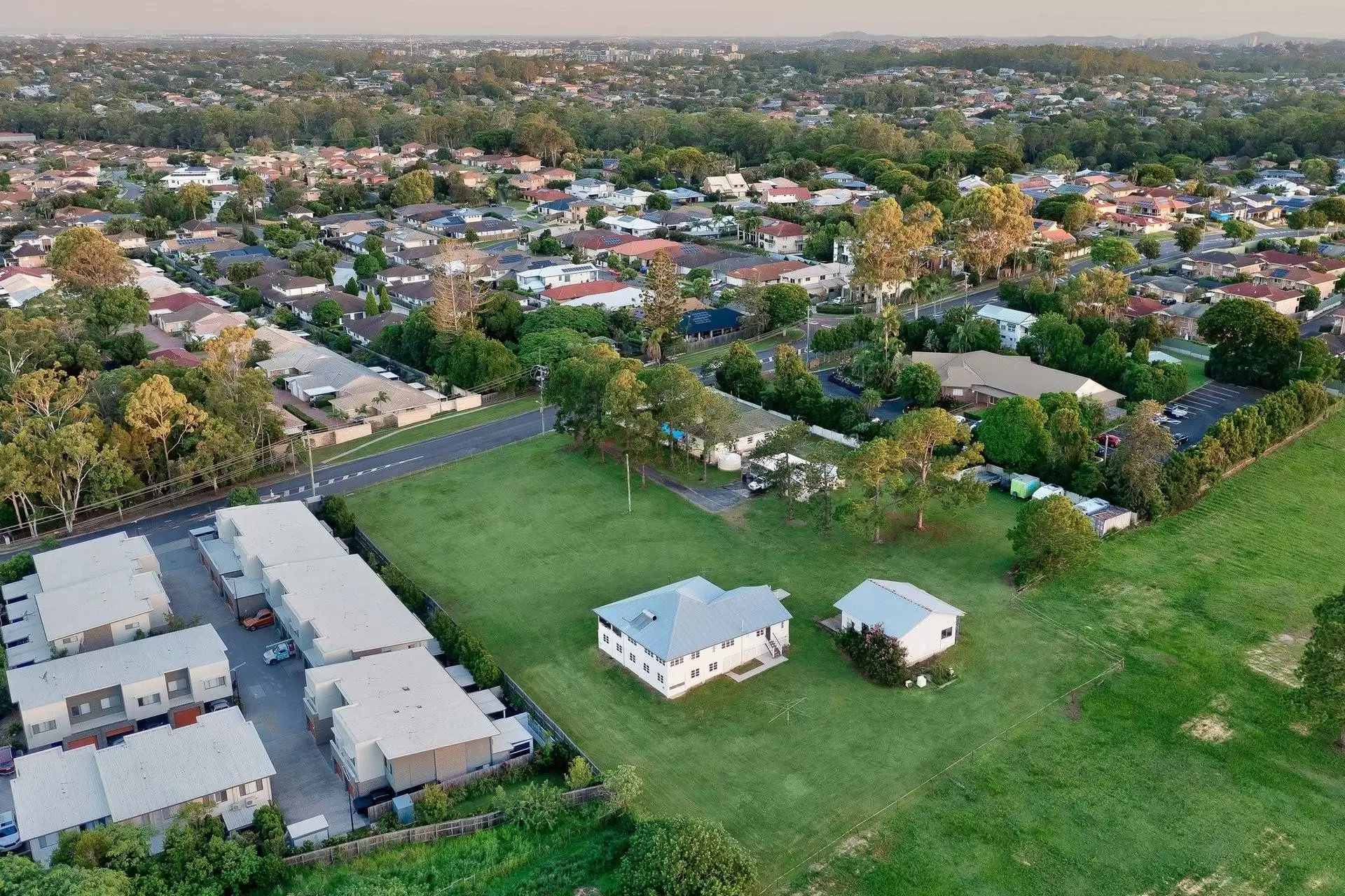 700 Trouts Road, Aspley Sold by  - image 1