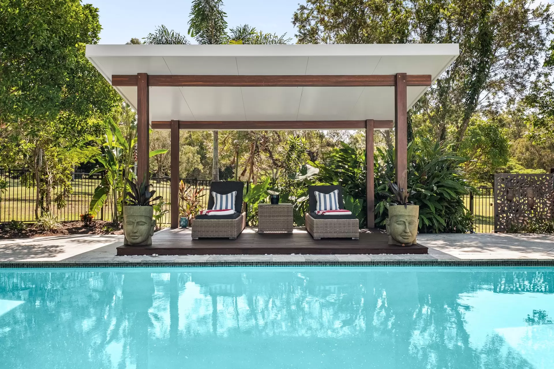 249 Bacton Road, Chandler Sold by Queensland Sotheby's International Realty - image 1