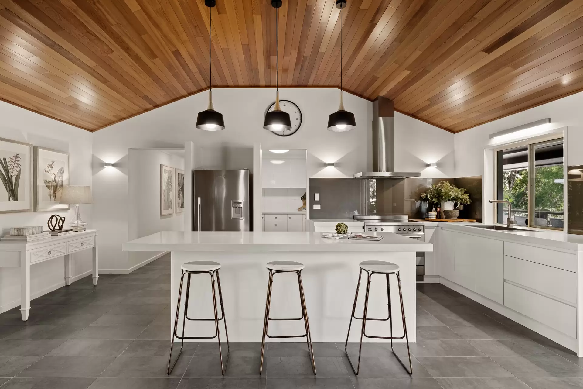 249 Bacton Road, Chandler Sold by Queensland Sotheby's International Realty - image 1