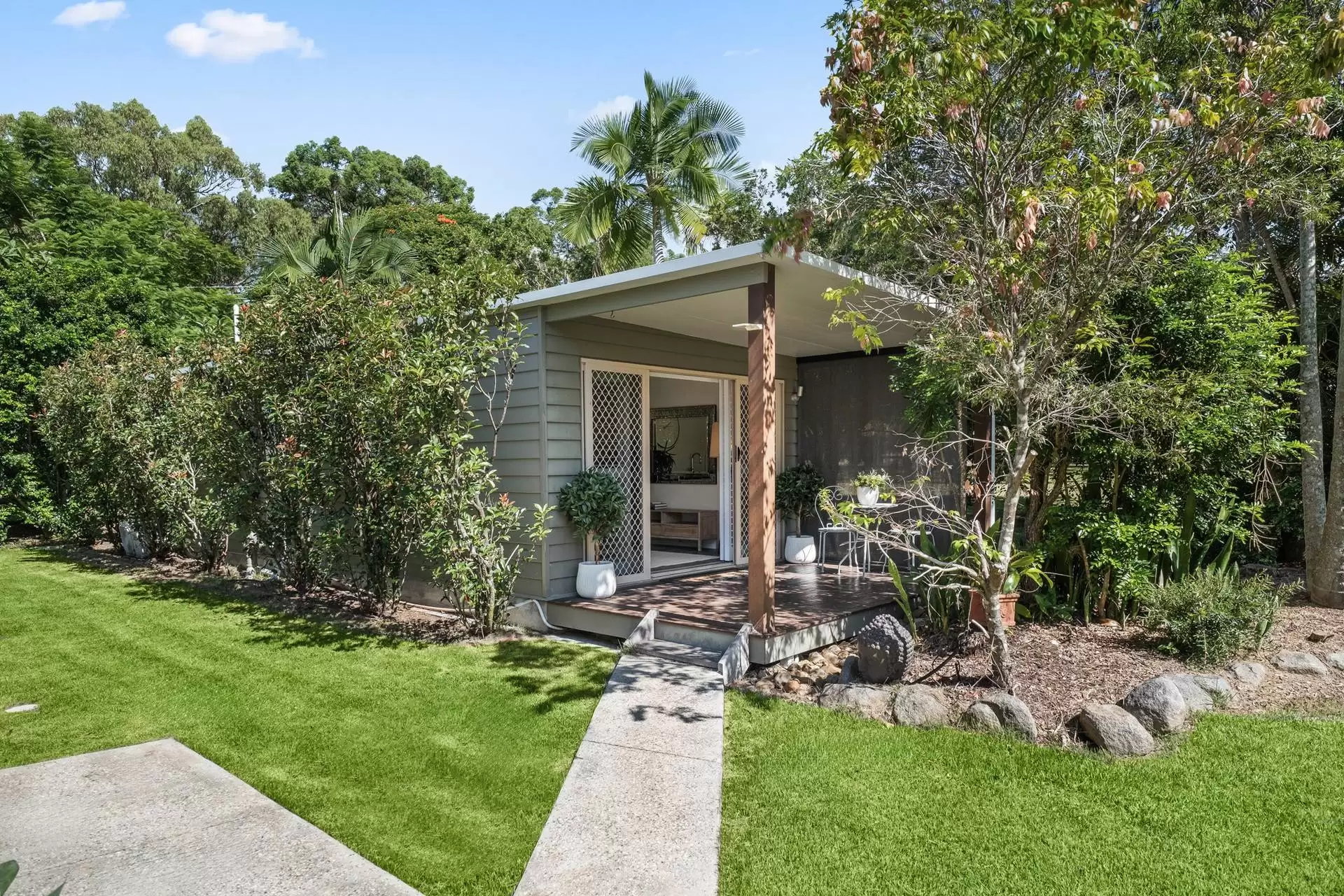 249 Bacton Road, Chandler Sold by Queensland Sotheby's International Realty - image 1