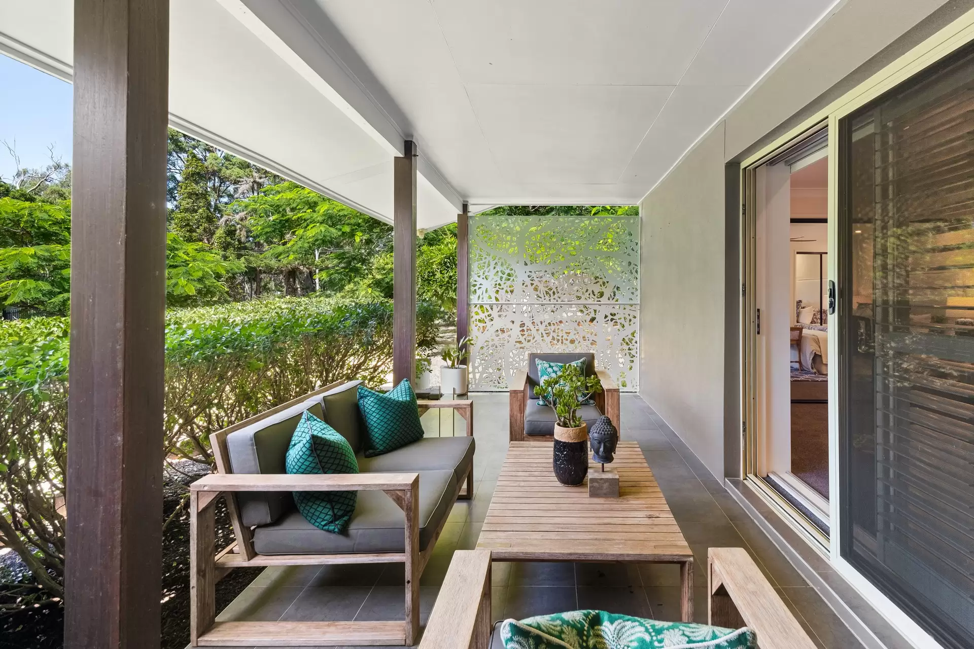 249 Bacton Road, Chandler Sold by Queensland Sotheby's International Realty - image 1