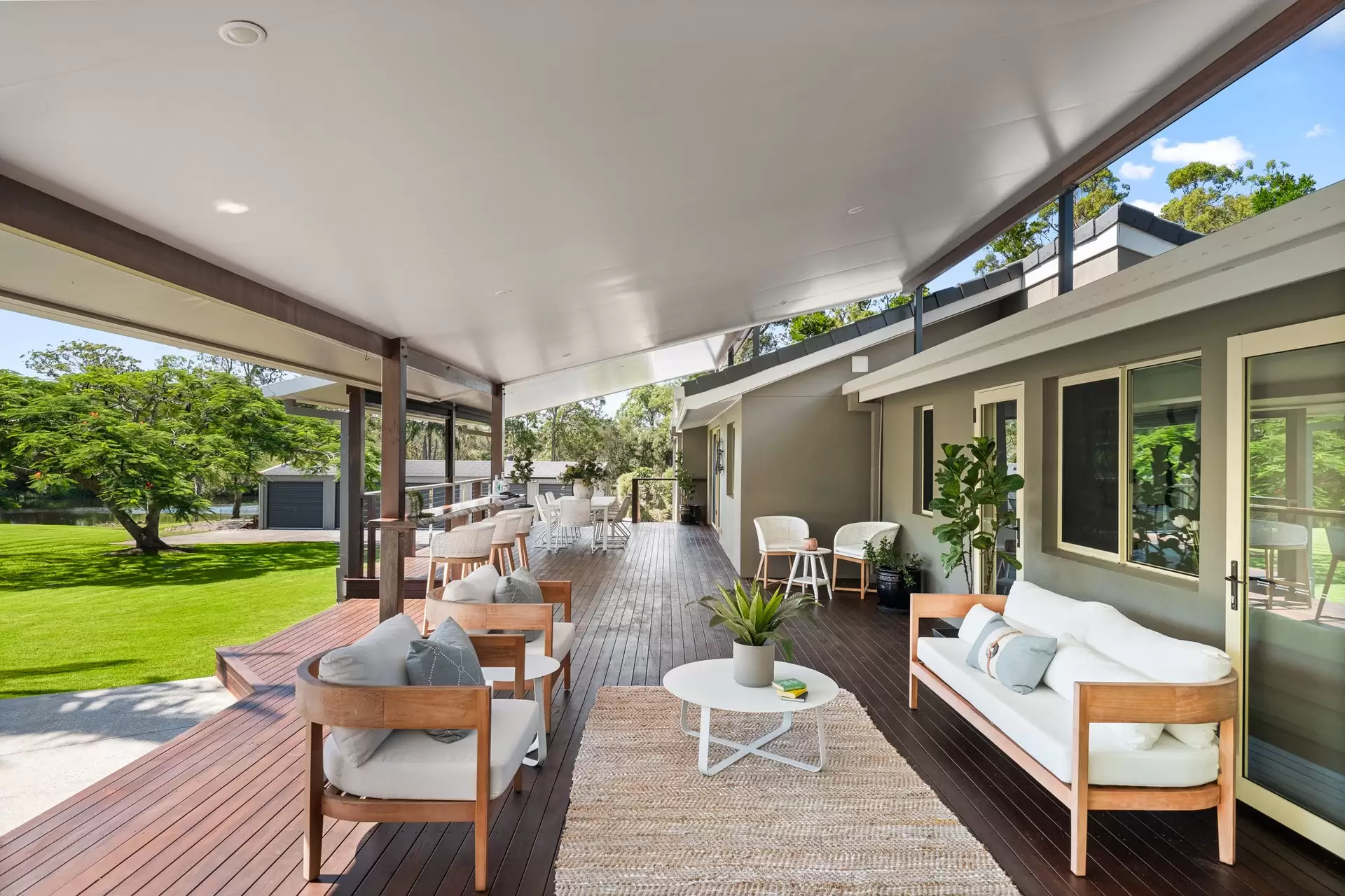 249 Bacton Road, Chandler Sold by Queensland Sotheby's International Realty - image 1