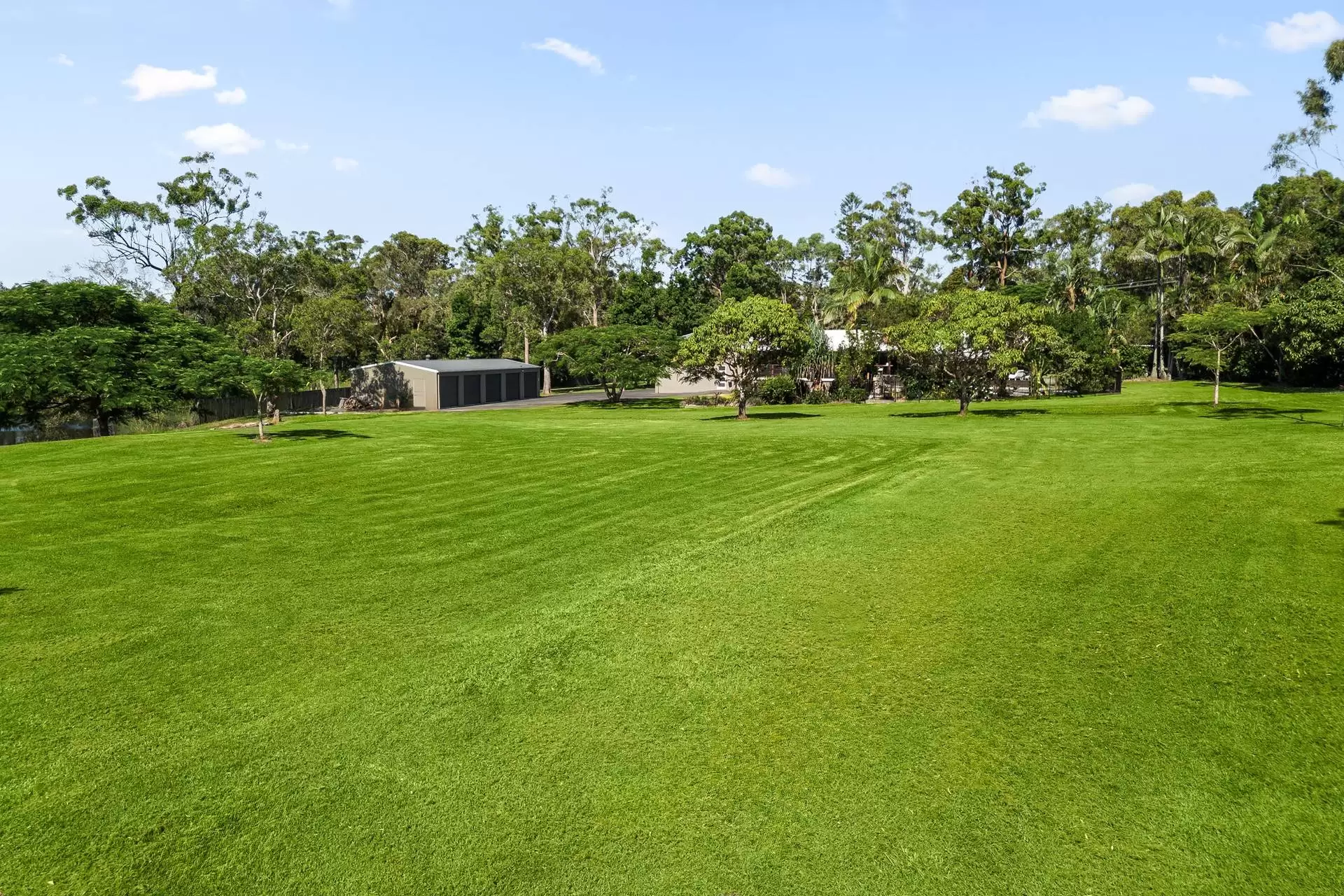 249 Bacton Road, Chandler Sold by Queensland Sotheby's International Realty - image 1