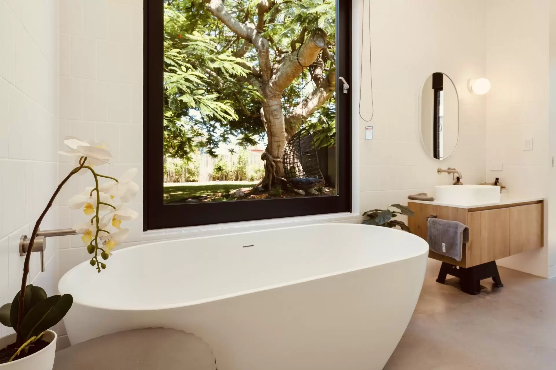 160 Esplanade, Point Vernon Sold by Queensland Sotheby's International Realty - image 1