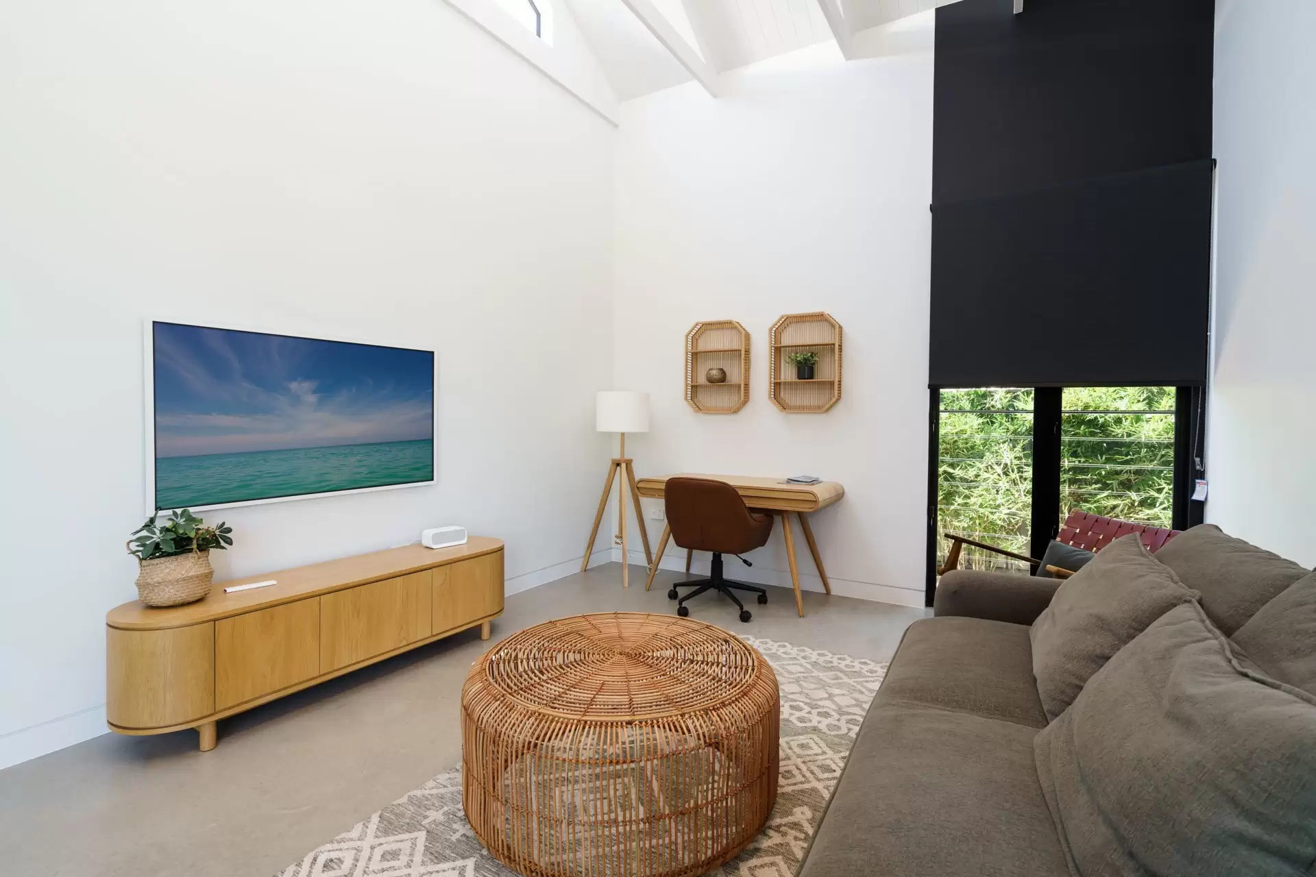 160 Esplanade, Point Vernon Sold by Queensland Sotheby's International Realty - image 1