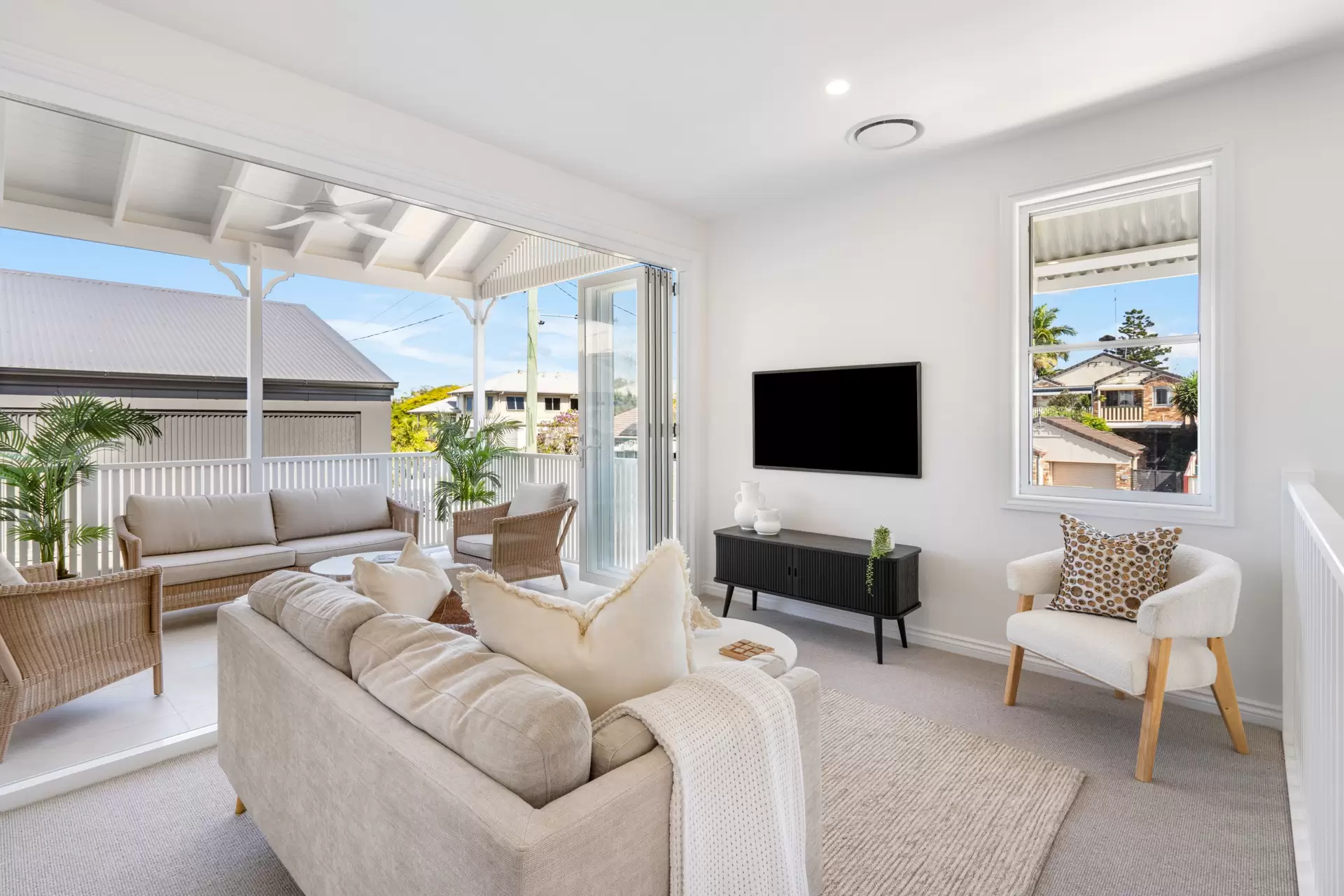 2 Kate Street, Southport Sold by Queensland Sotheby's International Realty - image 1