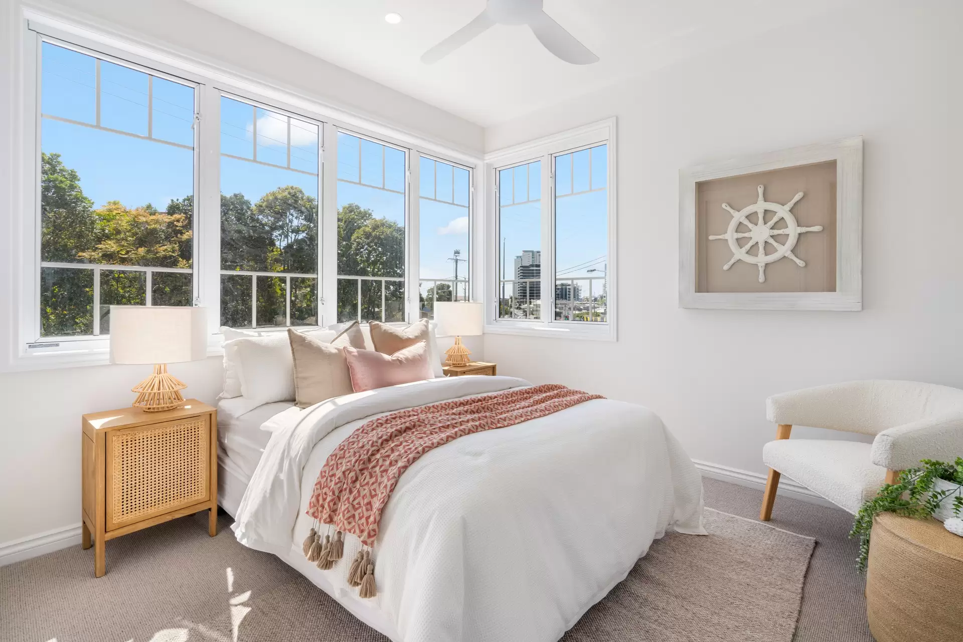 2 Kate Street, Southport Sold by Queensland Sotheby's International Realty - image 1