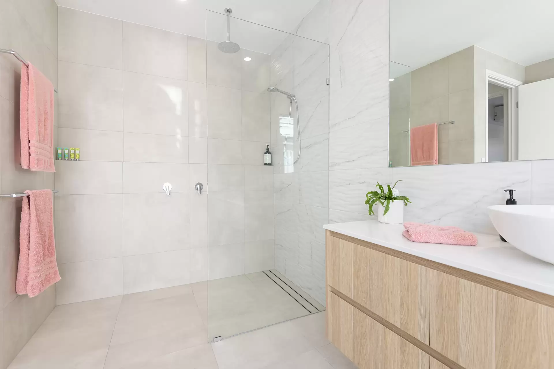 9 Beach Close, Port Douglas Sold by Queensland Sotheby's International Realty - image 1