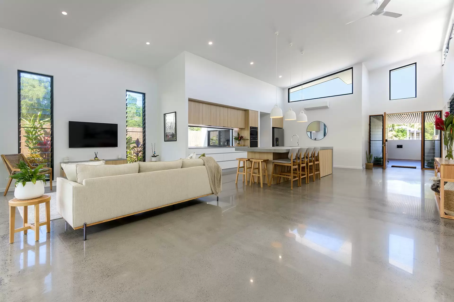 9 Beach Close, Port Douglas Sold by Queensland Sotheby's International Realty - image 1