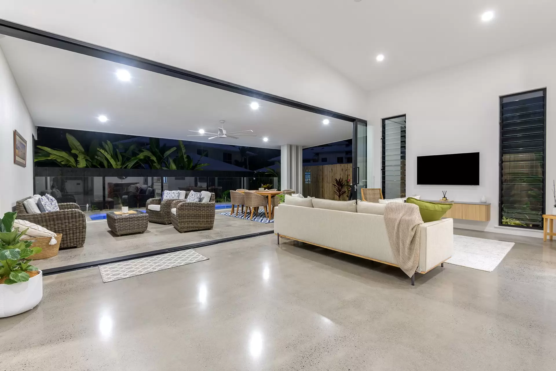 9 Beach Close, Port Douglas Sold by Queensland Sotheby's International Realty - image 1