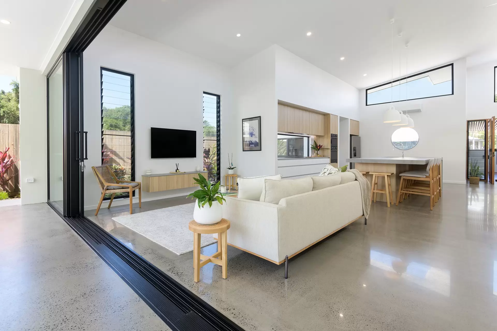 9 Beach Close, Port Douglas Sold by Queensland Sotheby's International Realty - image 1