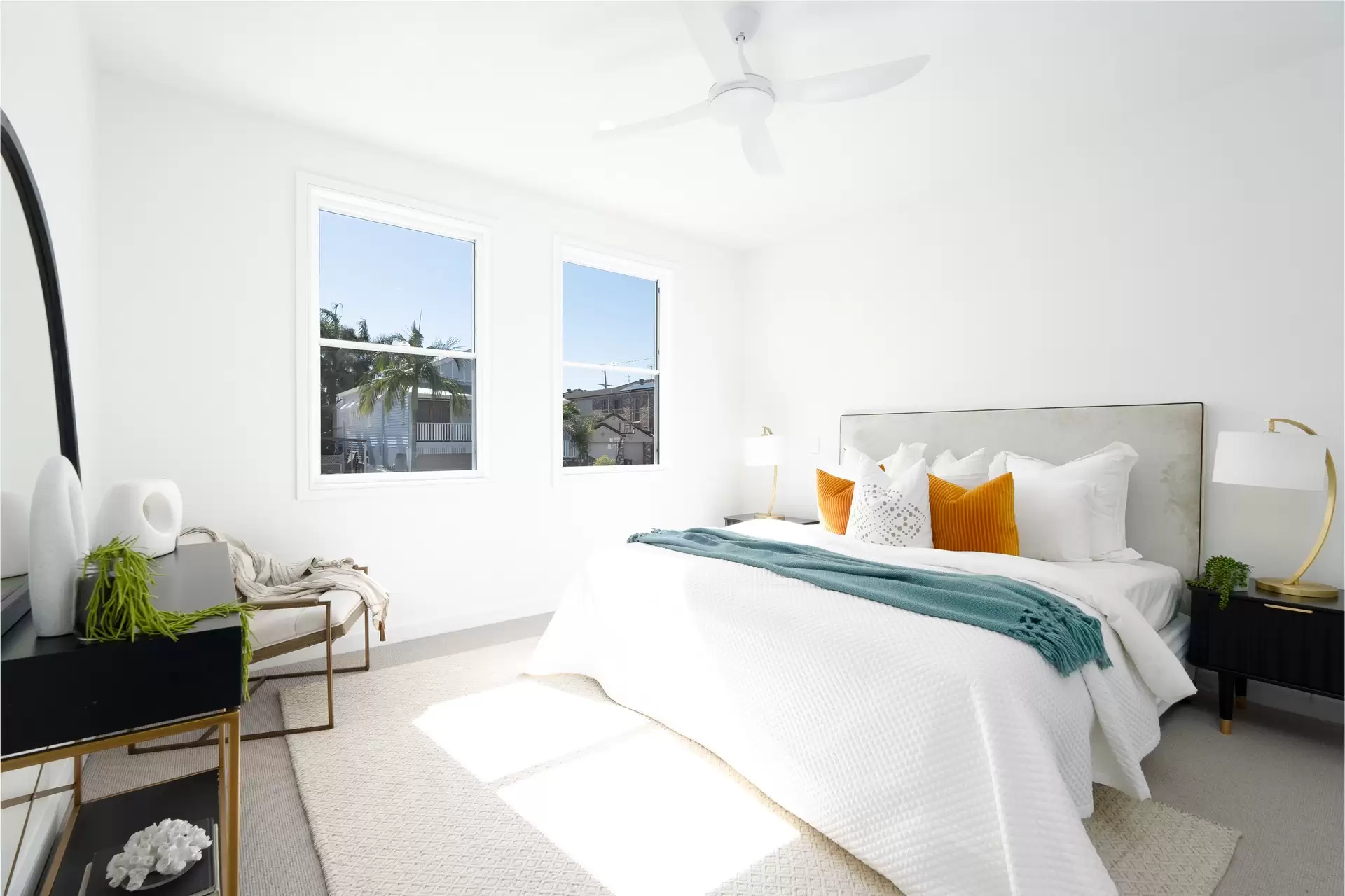 2B Kate Street, Southport Sold by  - image 1
