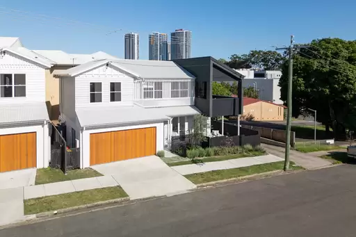 2B Kate Street, Southport Sold by Queensland Sotheby's International Realty