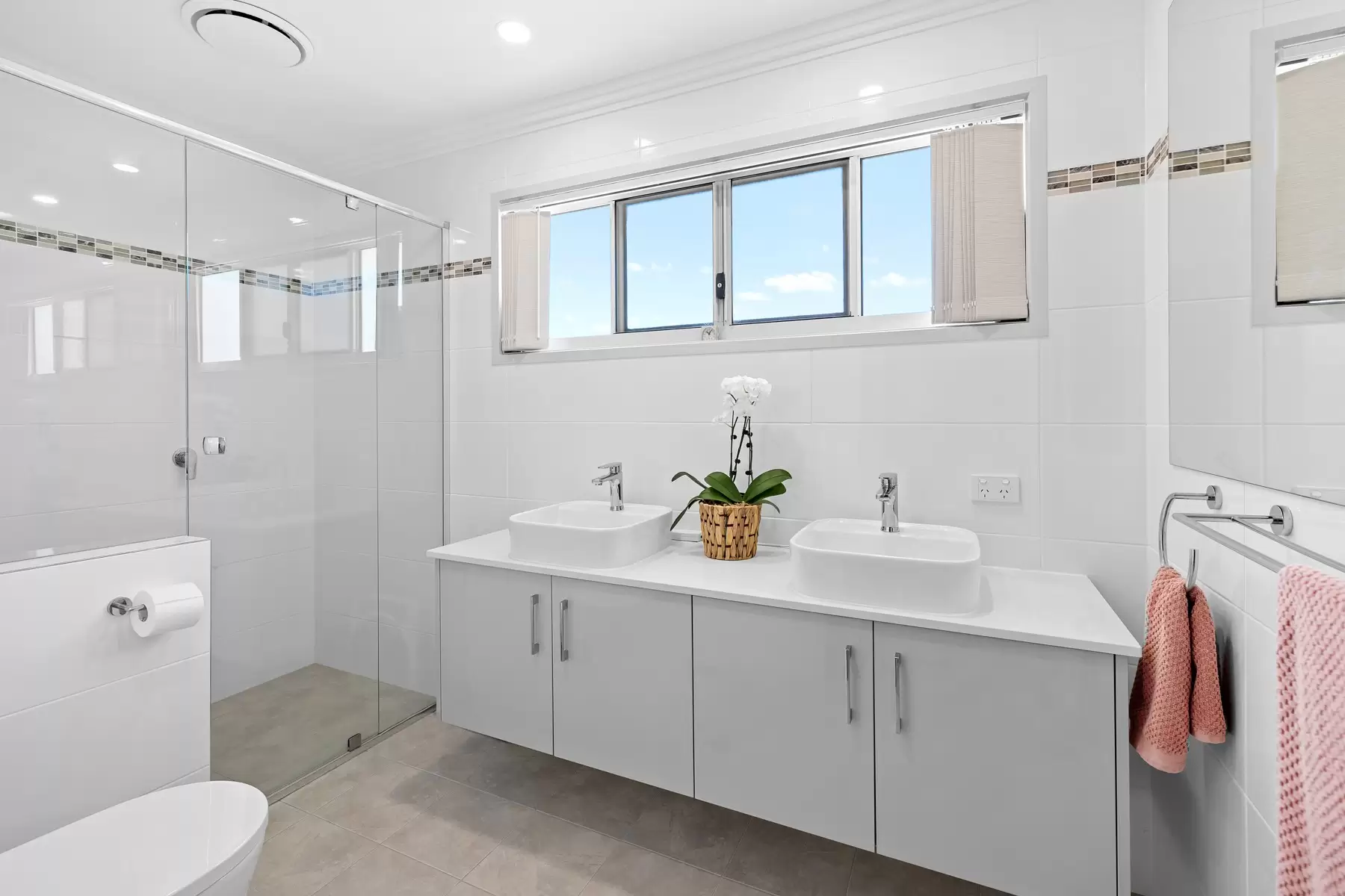 3/155 Middle Street, Cleveland Sold by Queensland Sotheby's International Realty - image 1