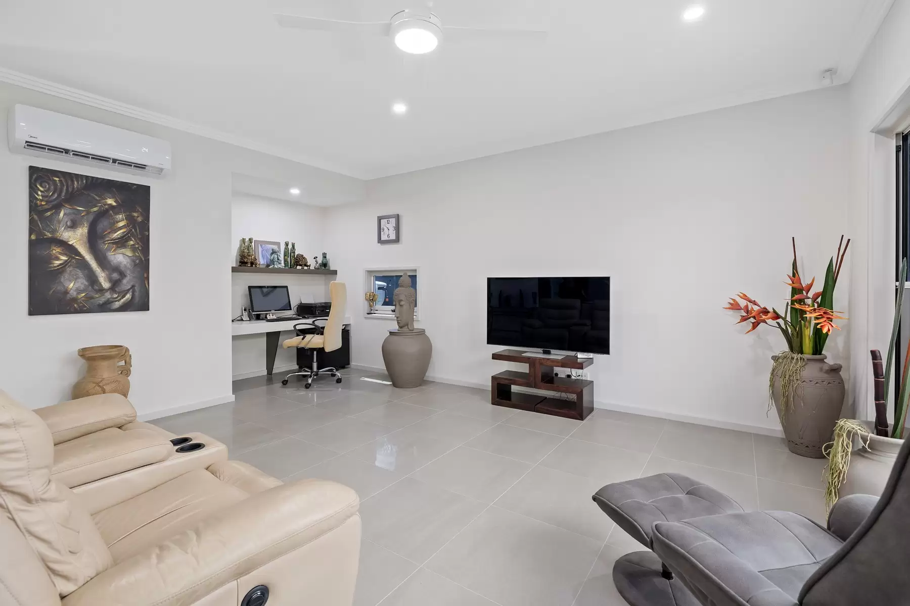 3/155 Middle Street, Cleveland Sold by Queensland Sotheby's International Realty - image 1