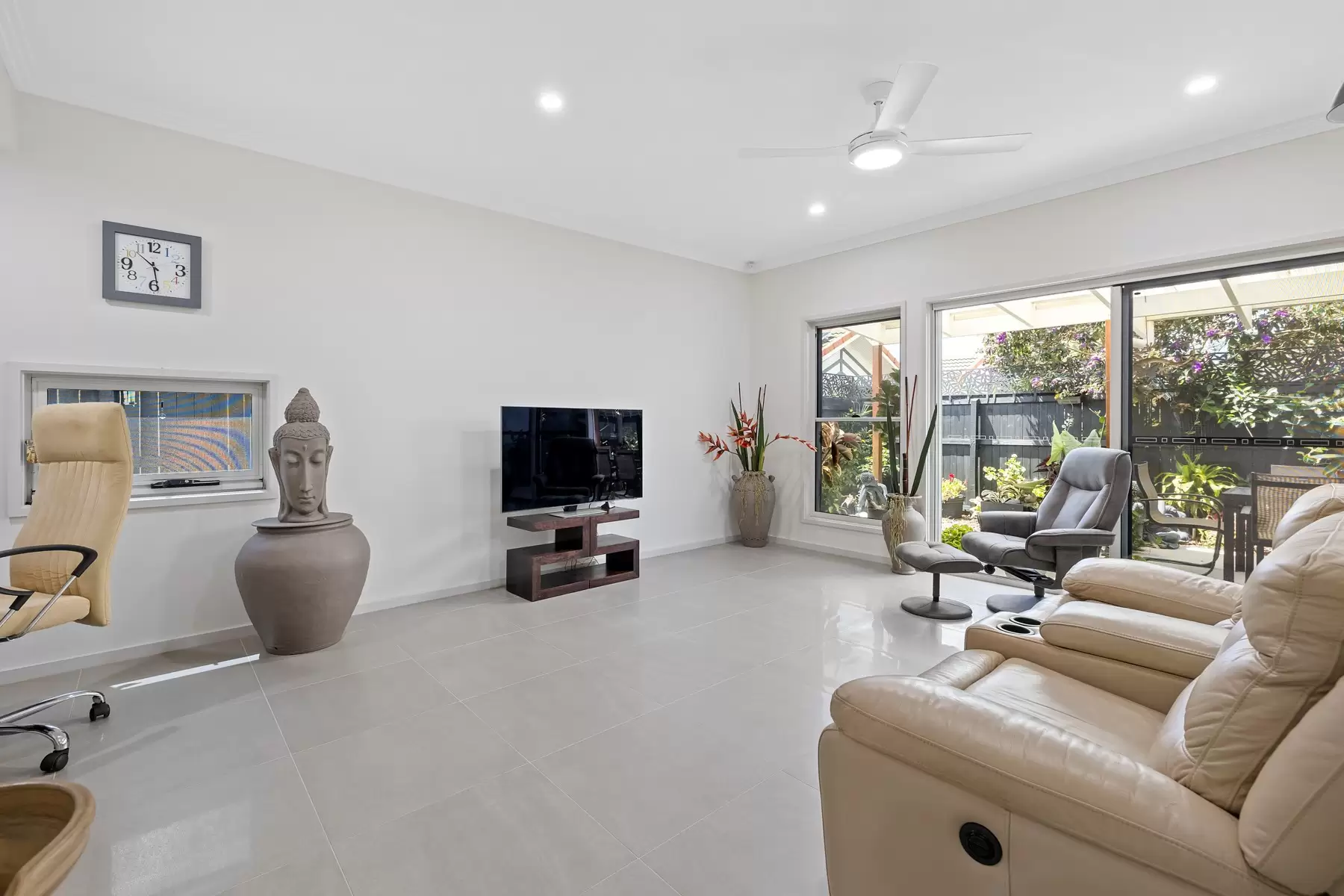 3/155 Middle Street, Cleveland Sold by Queensland Sotheby's International Realty - image 1