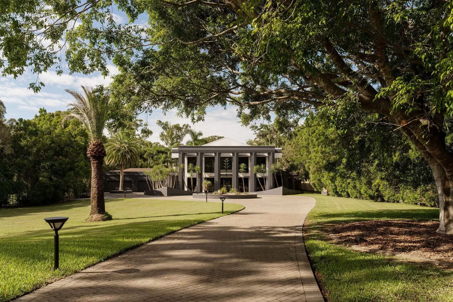178 Boston Road, Belmont Sold by Queensland Sotheby's International Realty - image 1