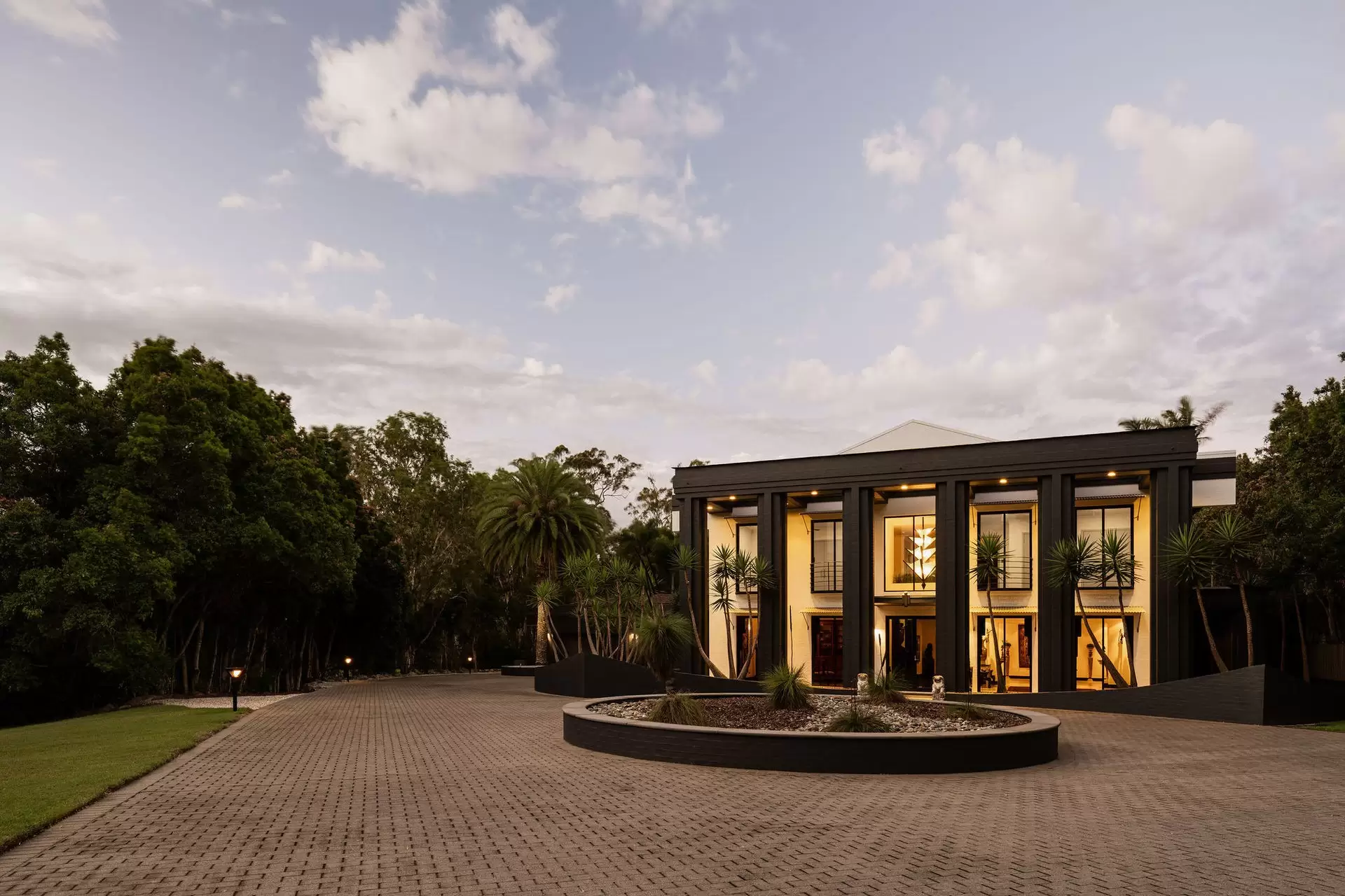178 Boston Road, Belmont Sold by Queensland Sotheby's International Realty - image 1