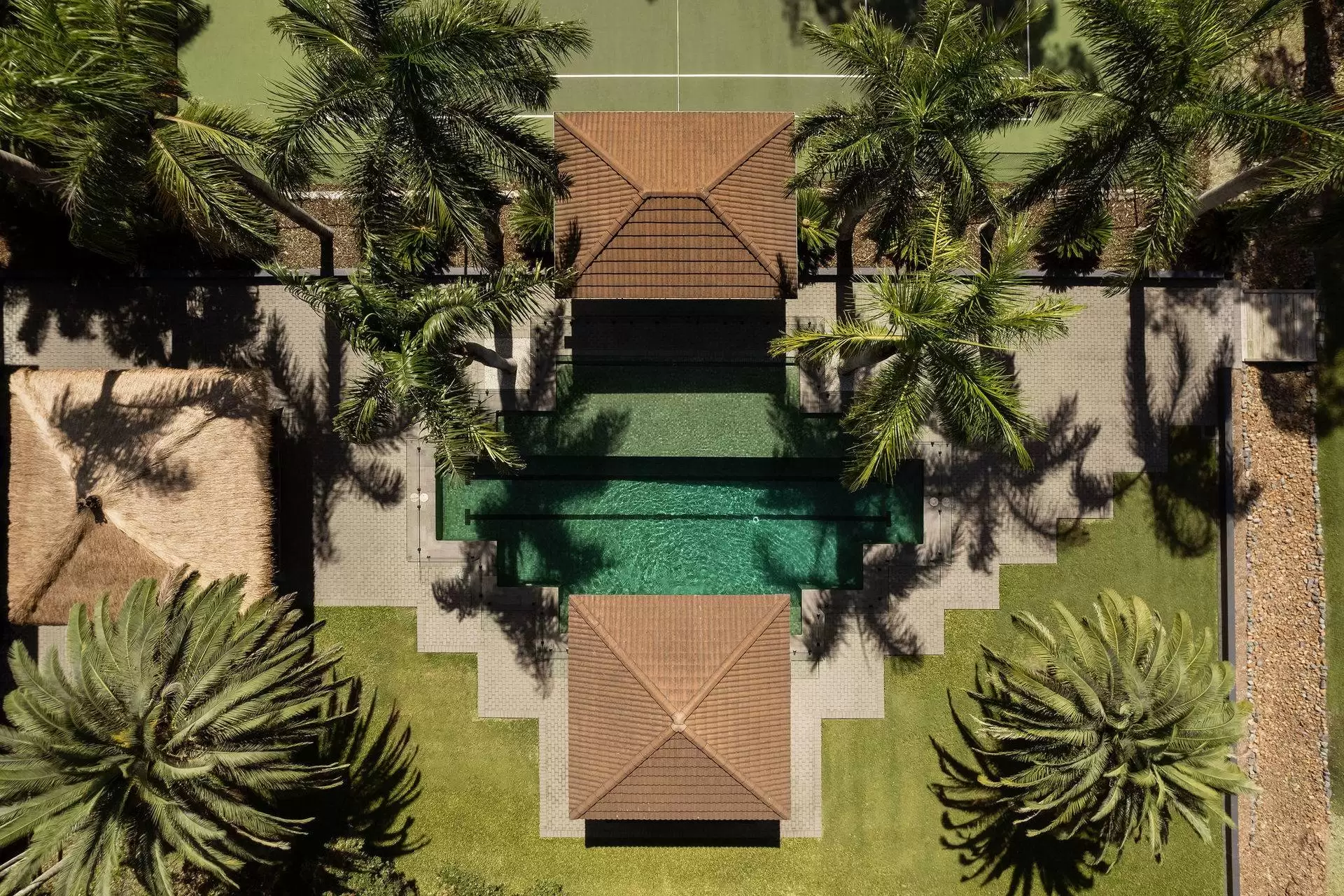 178 Boston Road, Belmont Sold by Queensland Sotheby's International Realty - image 1