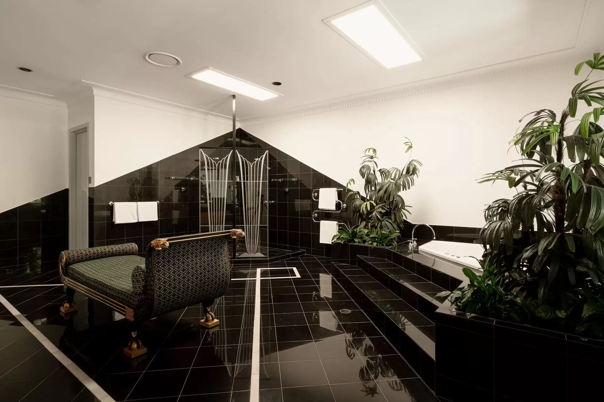 178 Boston Road, Belmont Sold by Queensland Sotheby's International Realty - image 1
