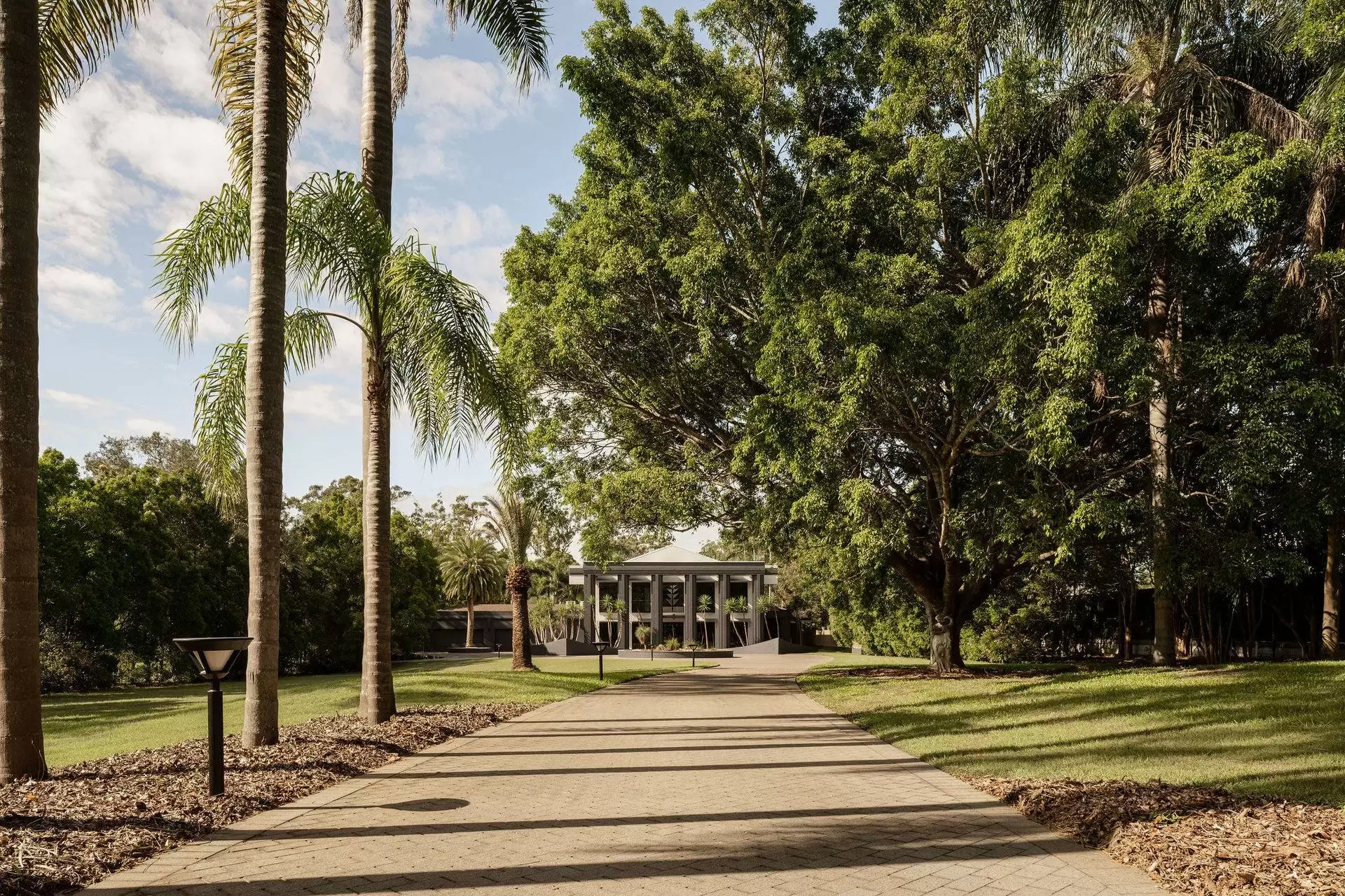 178 Boston Road, Belmont Sold by Queensland Sotheby's International Realty - image 1