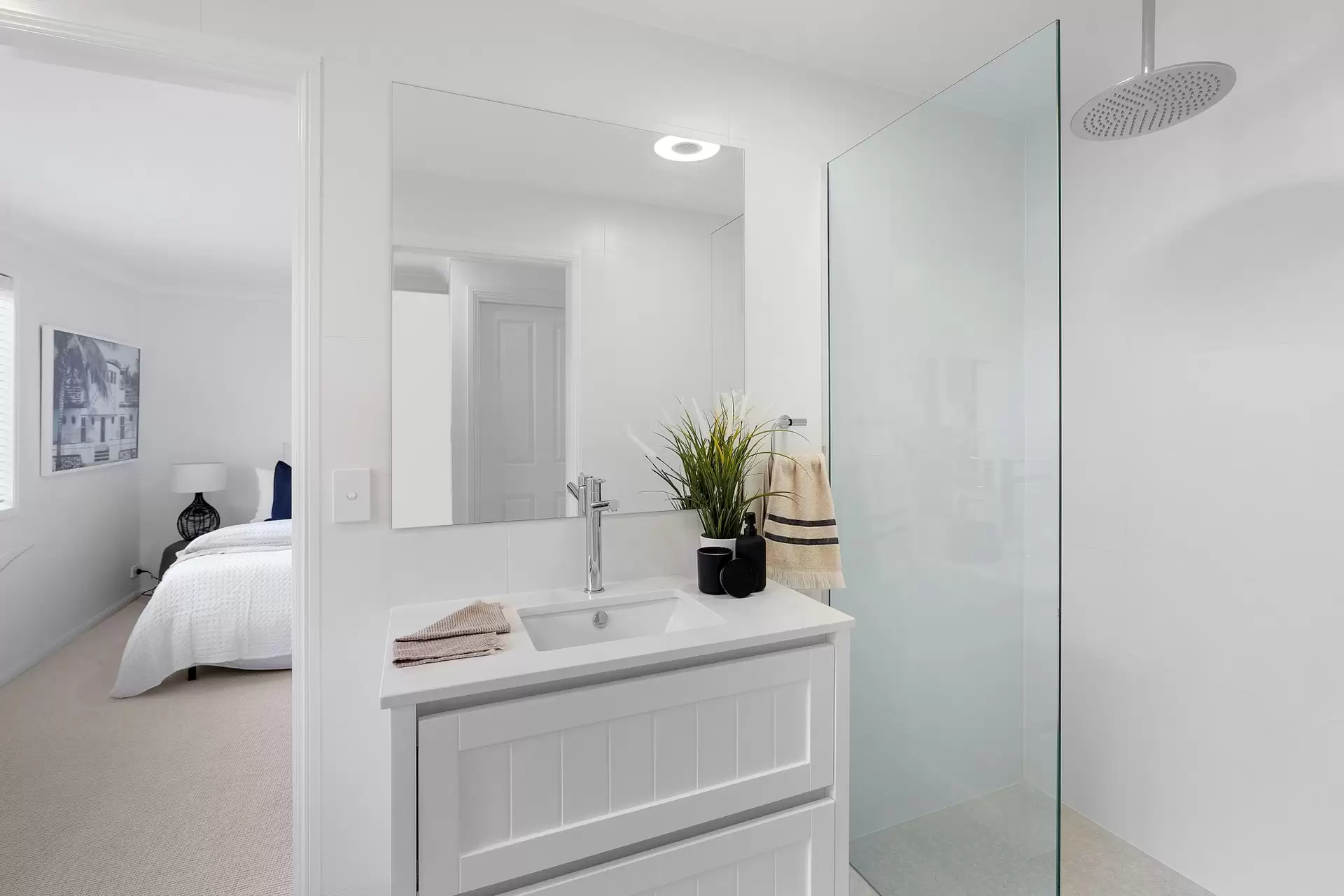 14 Captains Court, Raby Bay Sold by Queensland Sotheby's International Realty - image 1
