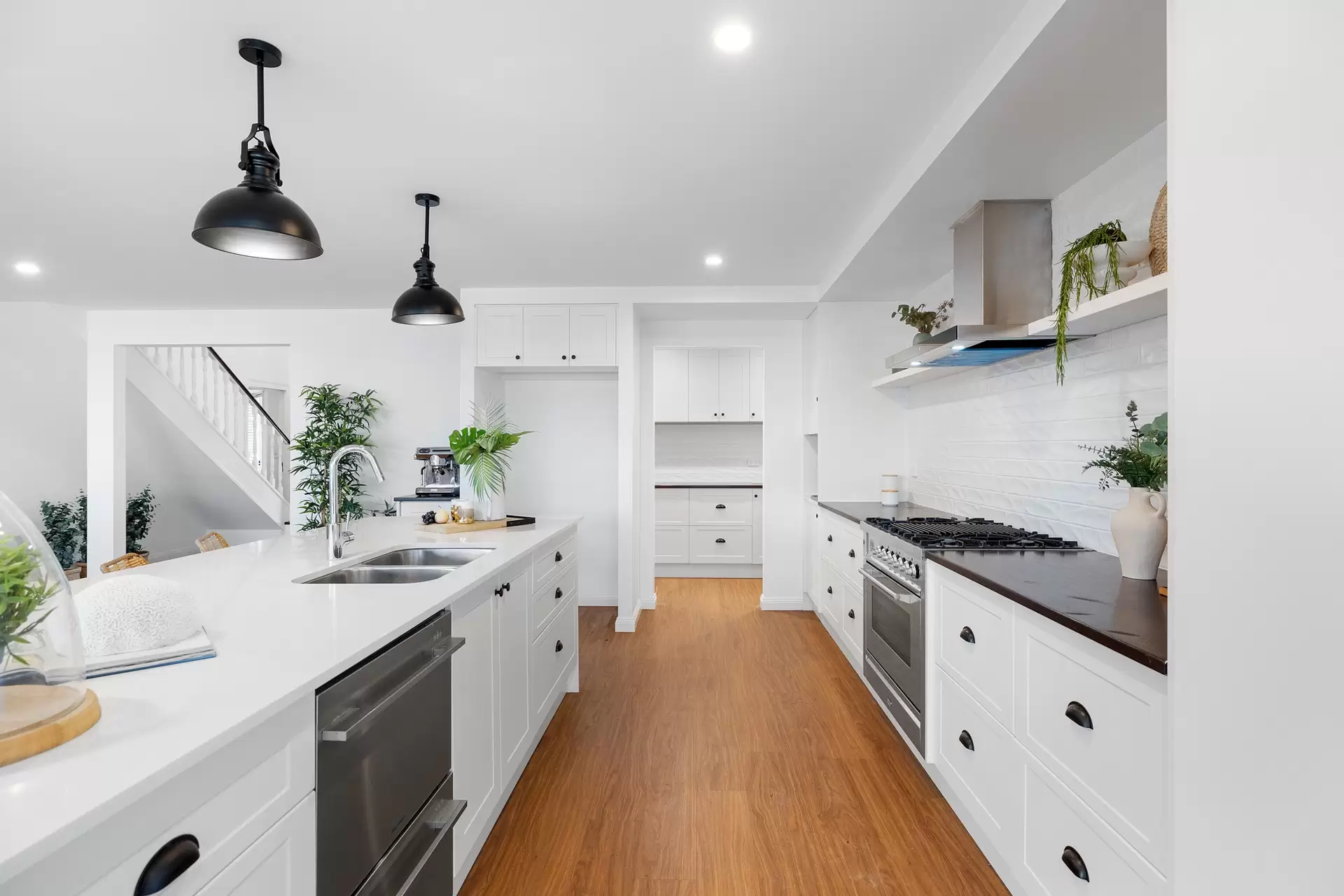 14 Captains Court, Raby Bay Sold by Queensland Sotheby's International Realty - image 1