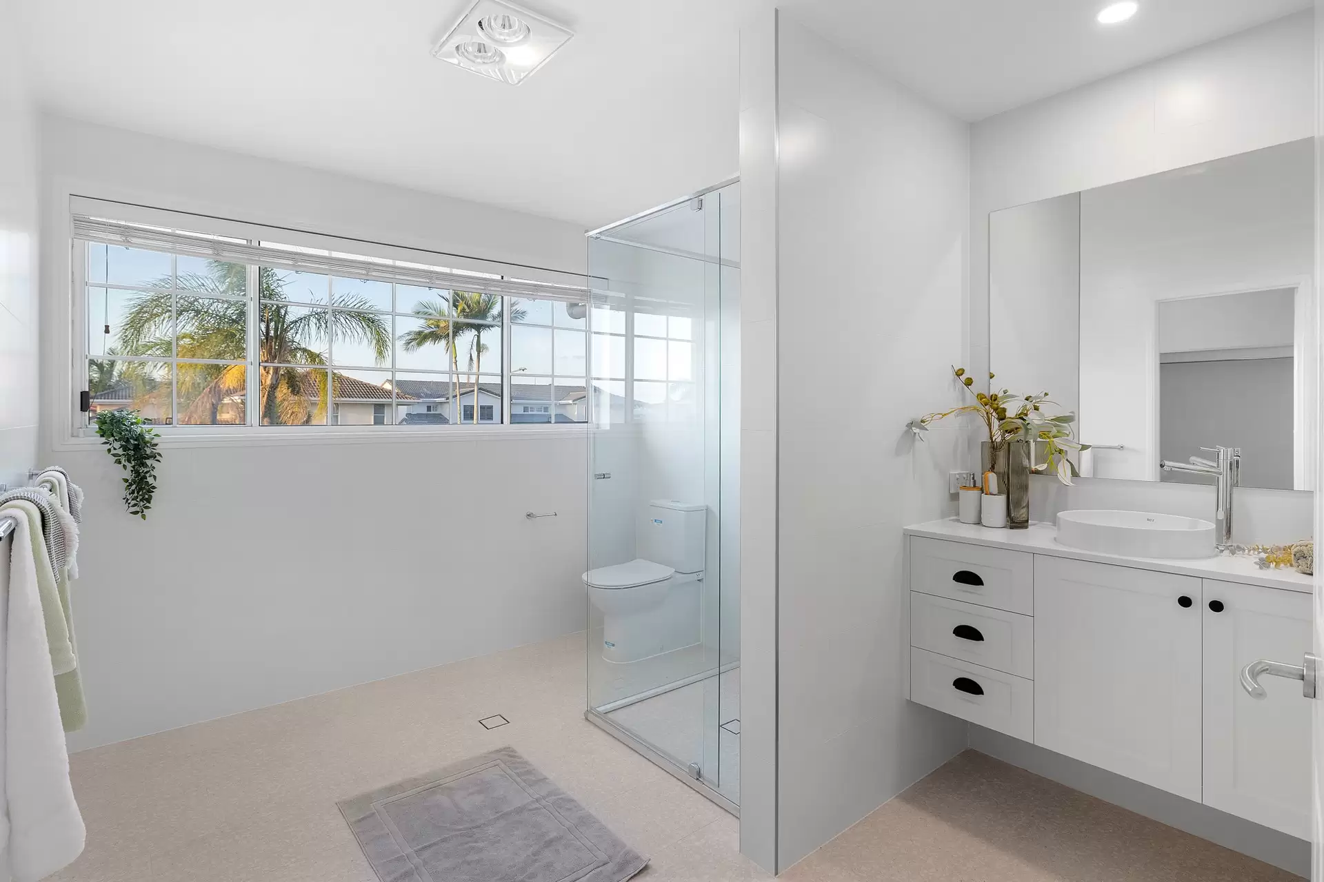 14 Captains Court, Raby Bay Sold by Queensland Sotheby's International Realty - image 1