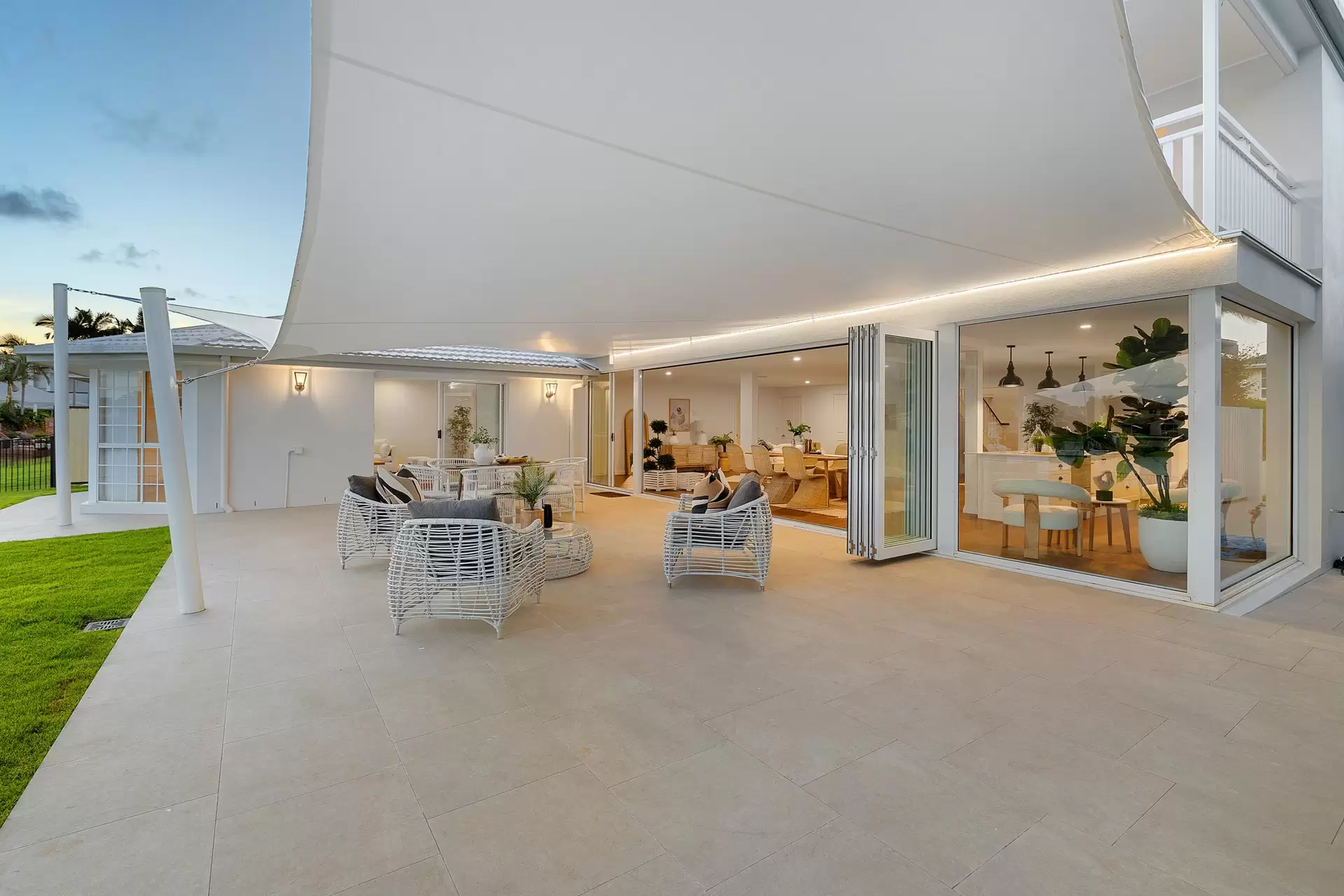 14 Captains Court, Raby Bay Sold by  - image 1