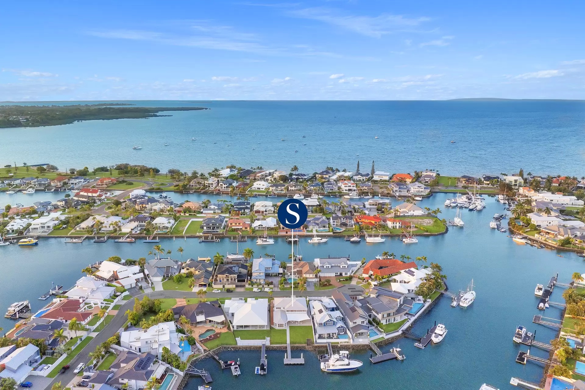 14 Captains Court, Raby Bay Sold by  - image 1
