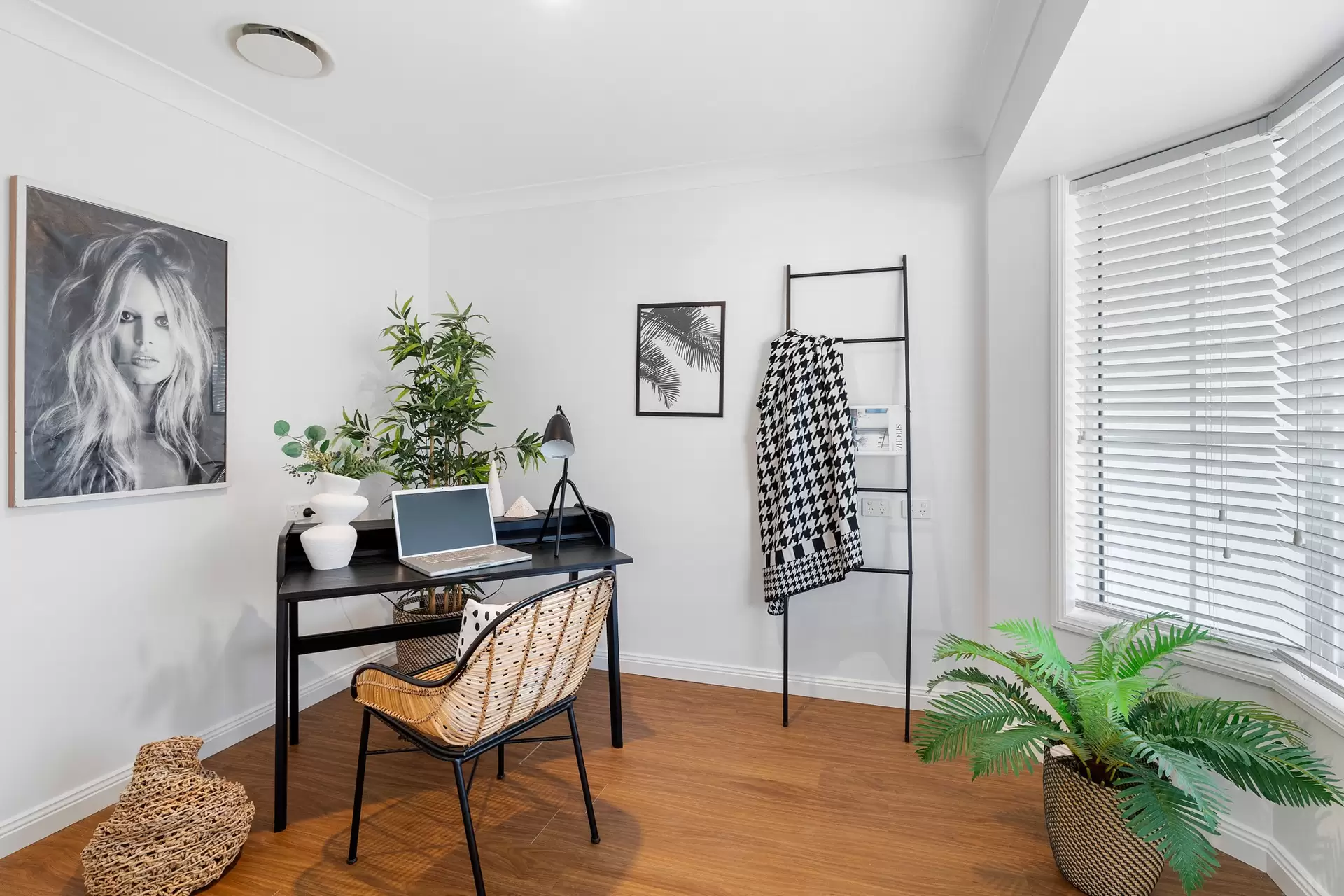14 Captains Court, Raby Bay Sold by Queensland Sotheby's International Realty - image 1