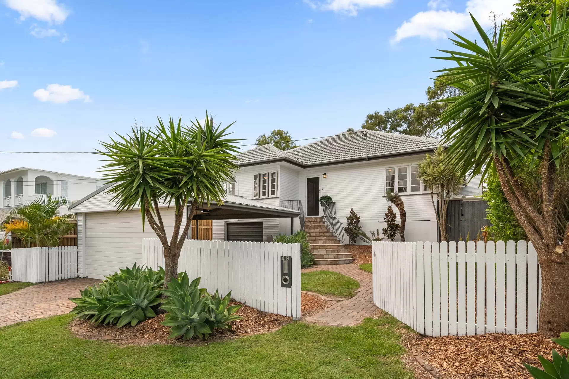 49 Canopus Street, Coorparoo Sold by Queensland Sotheby's International Realty - image 1
