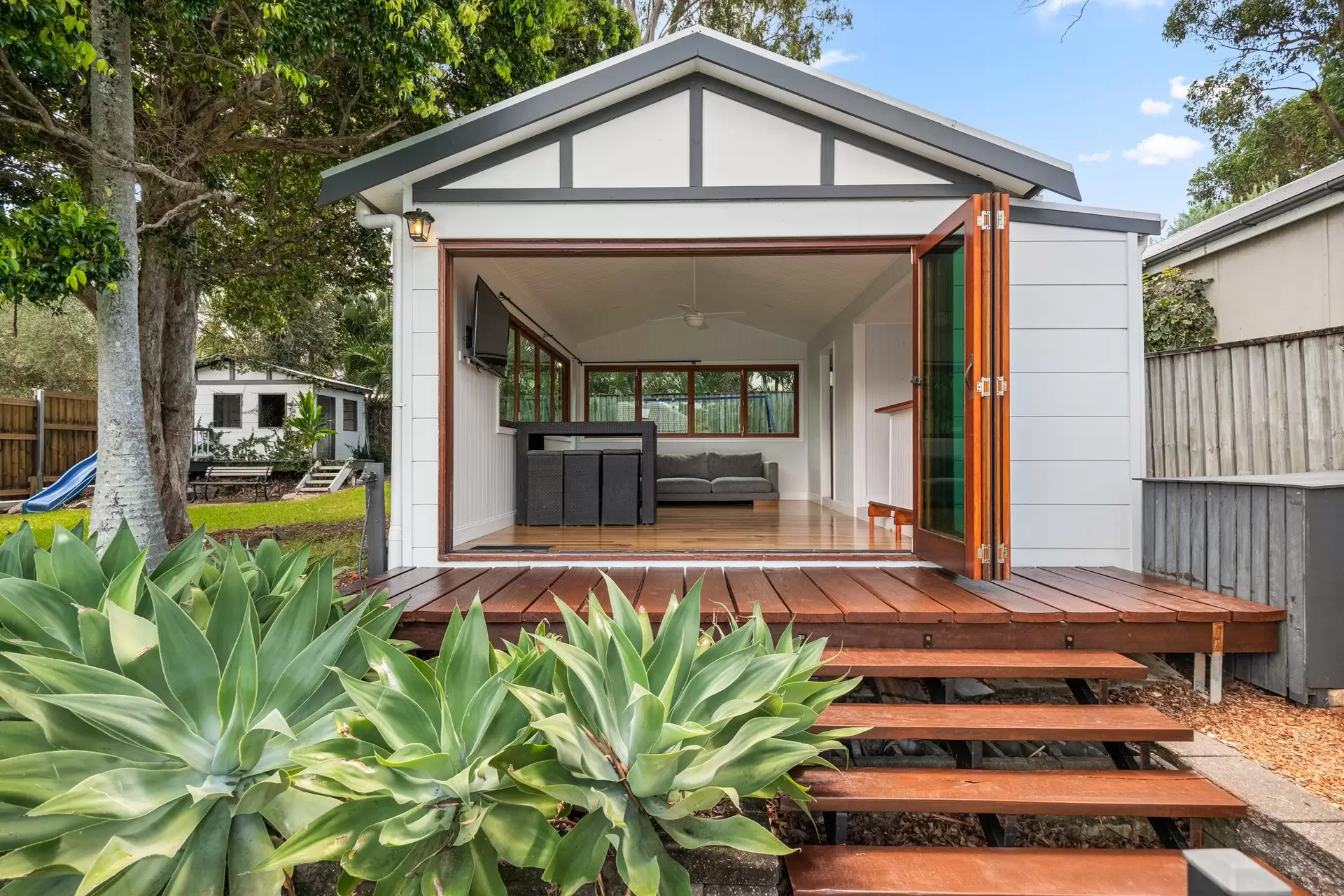 49 Canopus Street, Coorparoo Sold by Queensland Sotheby's International Realty - image 1