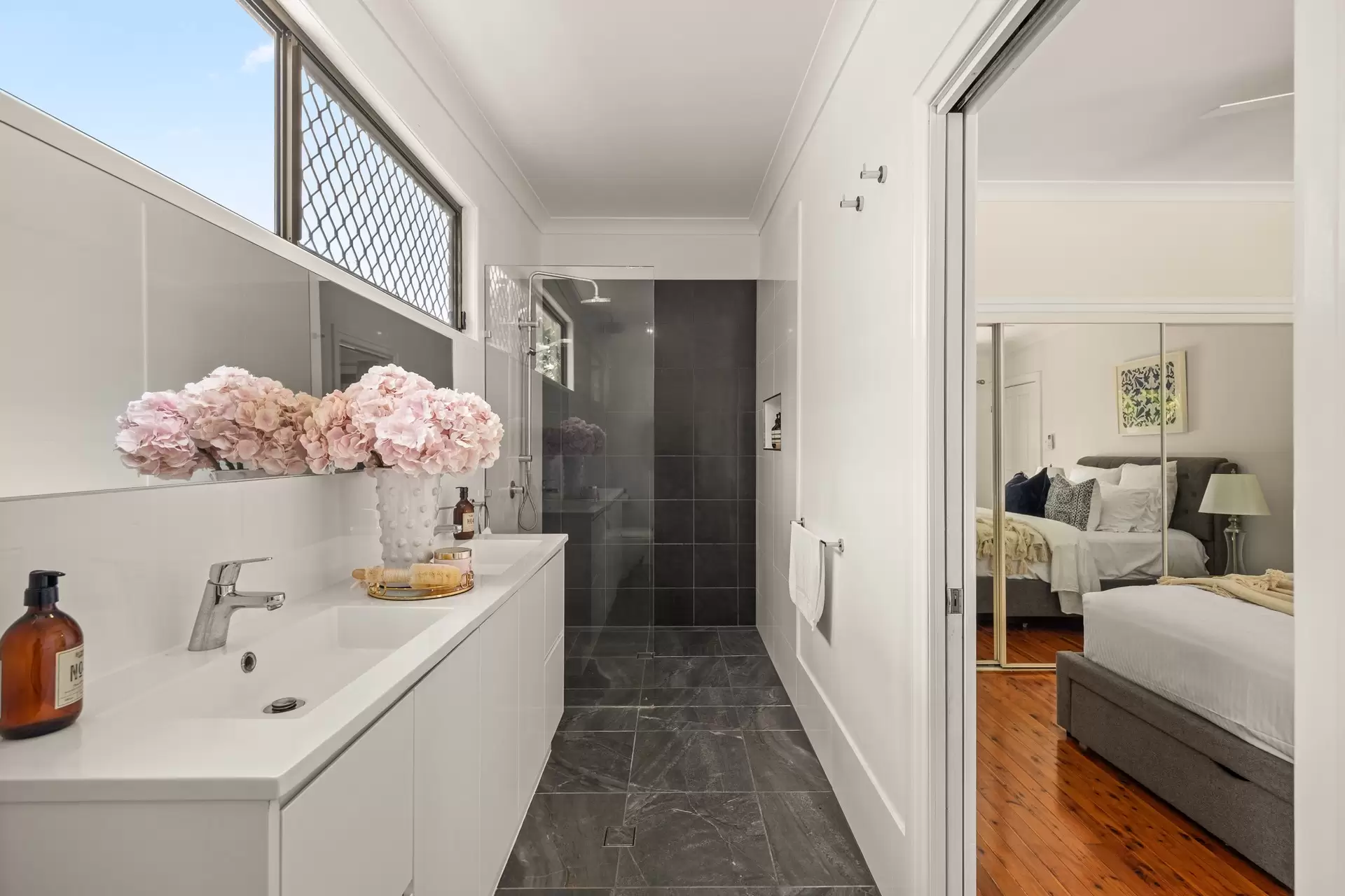49 Canopus Street, Coorparoo Sold by Queensland Sotheby's International Realty - image 1