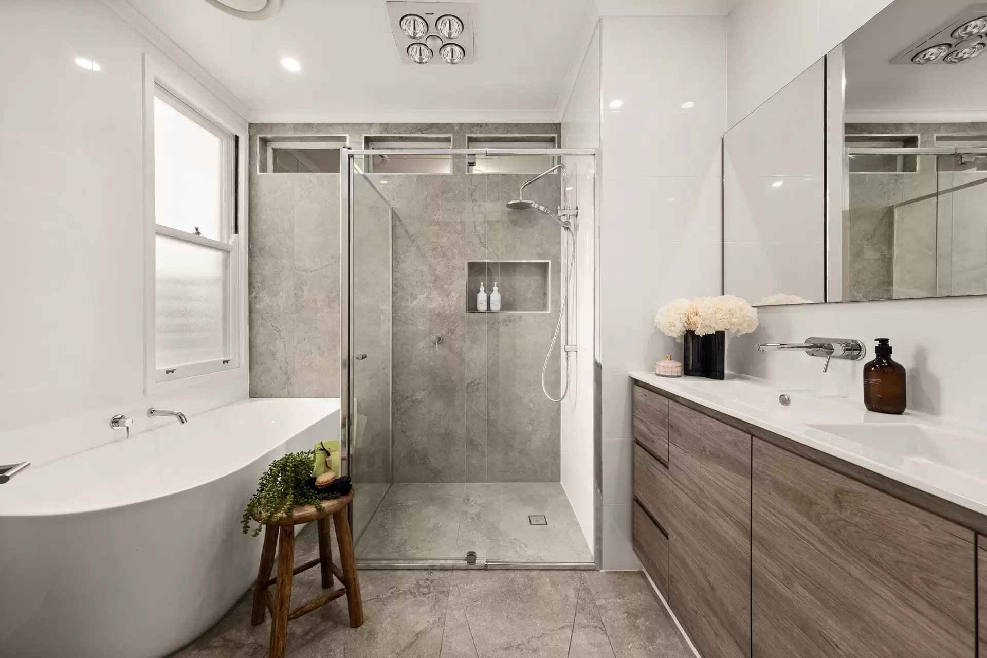 16 Banim Street, Aspley Sold by Queensland Sotheby's International Realty - image 1